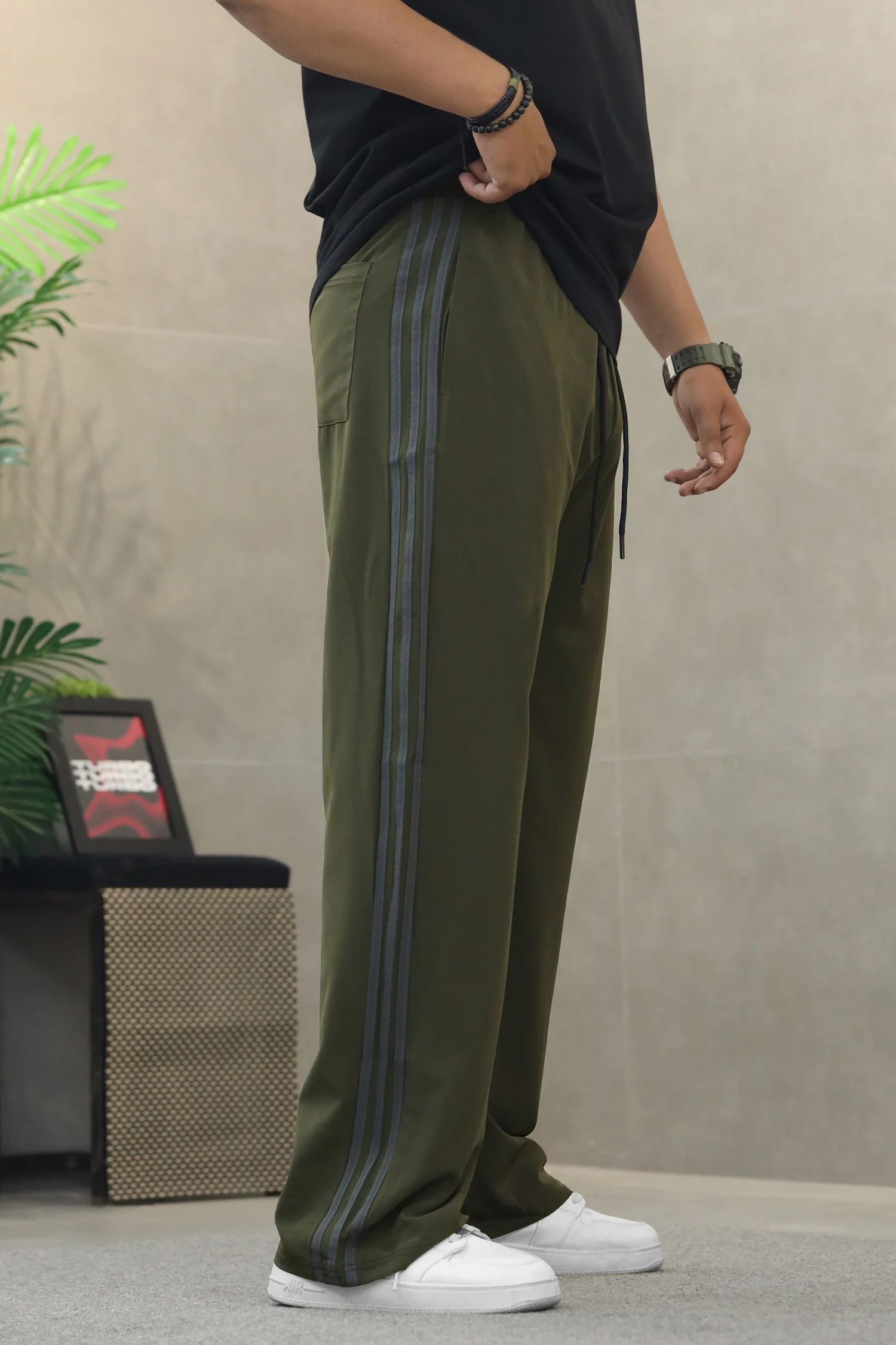 Adds Essentials Big Linear Loose Bottom Trouser In Olive - Image 2