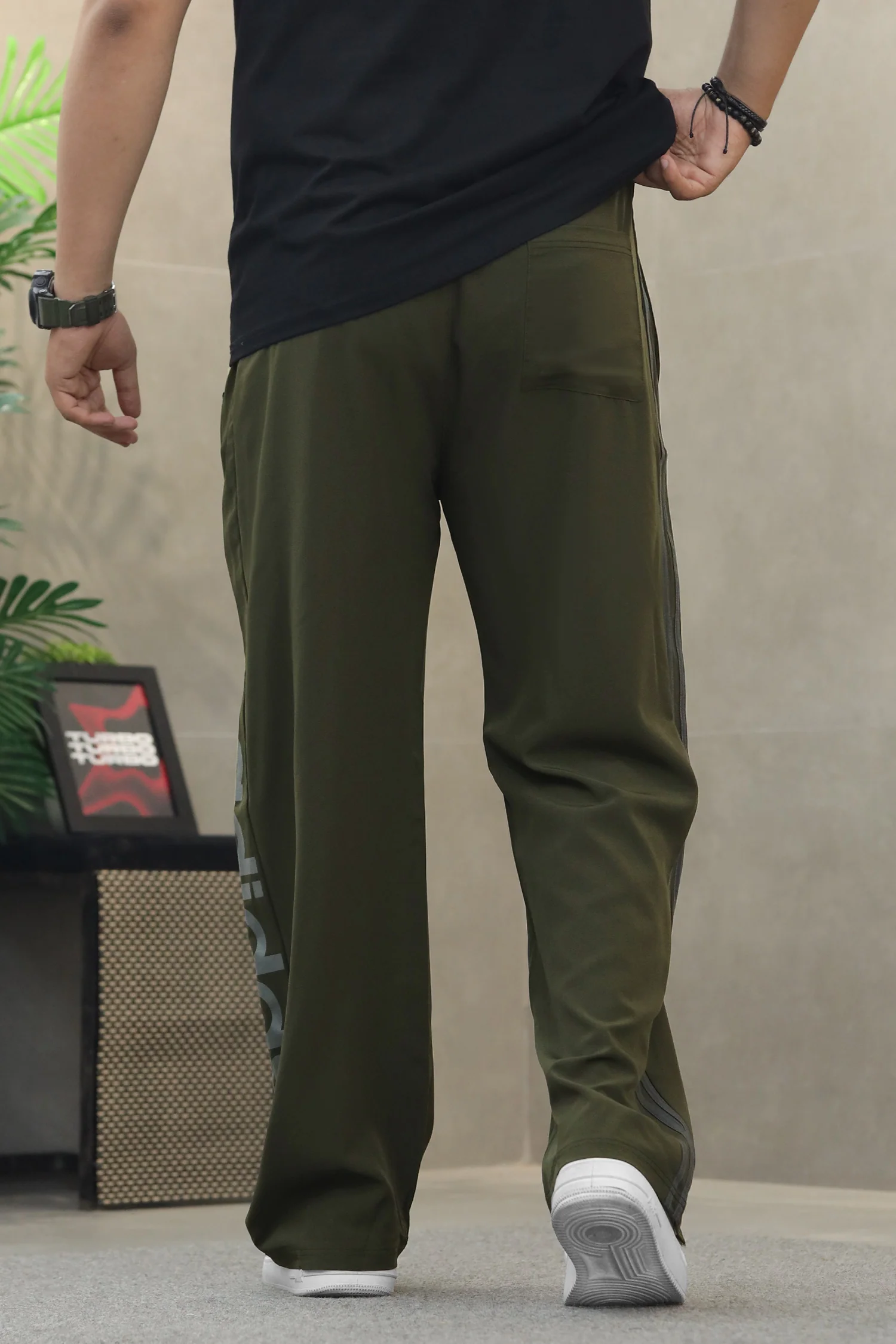 Adds Essentials Big Linear Loose Bottom Trouser In Olive - Image 3