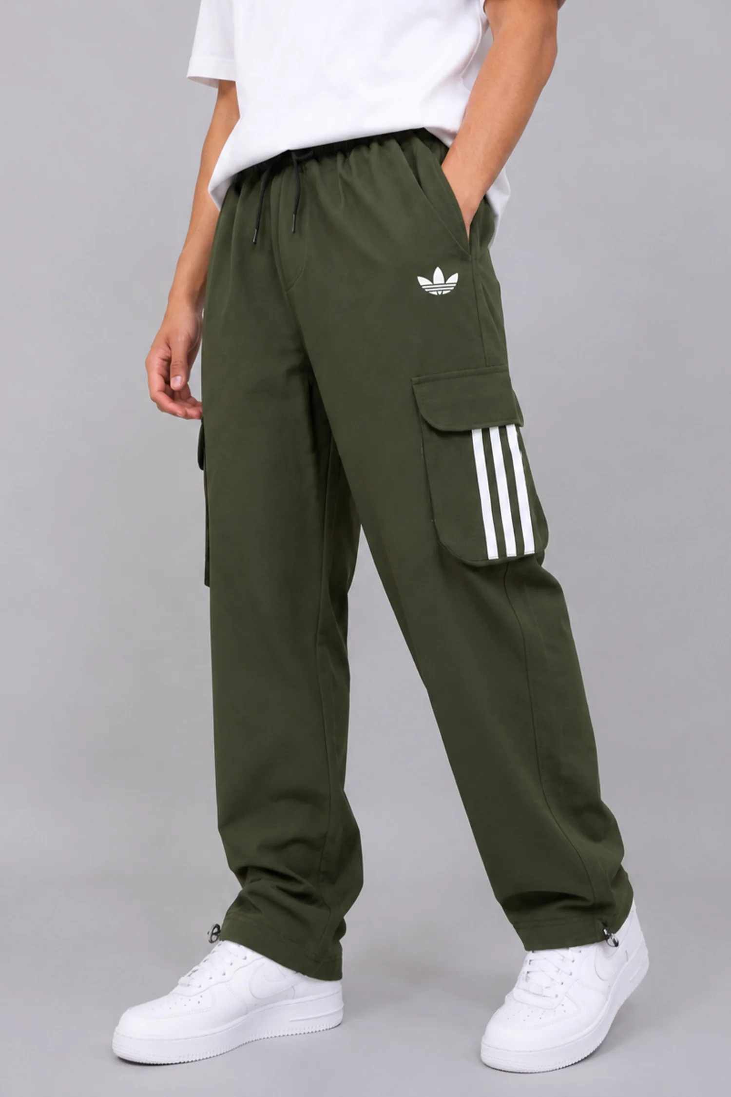 Adds Mid-Rise Pocket Side Stripe Loose Bottom Trouser