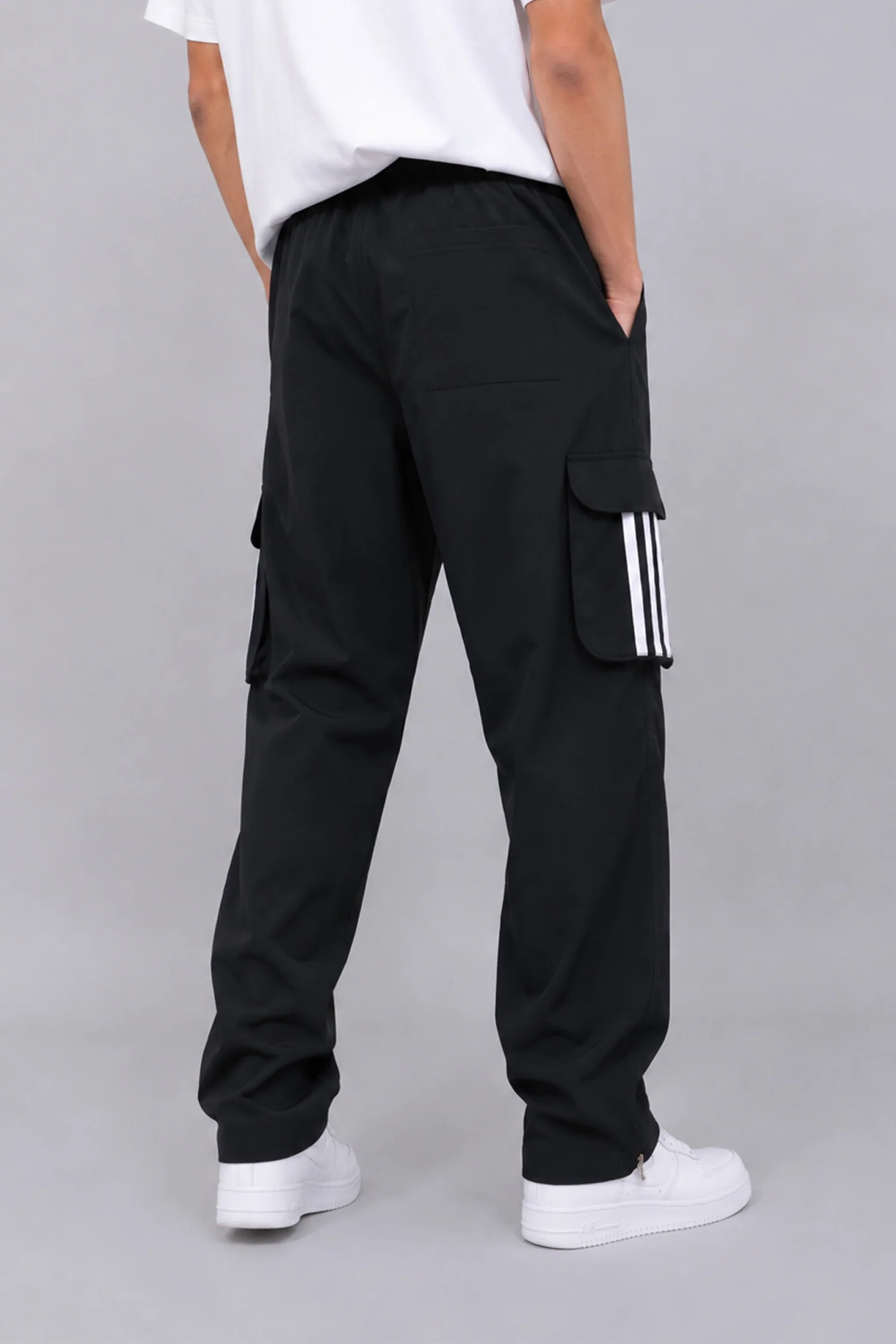 Adds Mid-Rise Pocket Side Stripe Loose Bottom Trouser In Black - Image 2