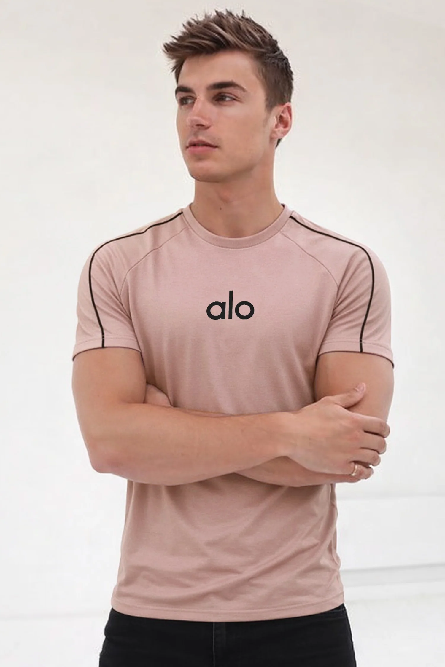 Alo Distinctive Front Logo Men's Tee - Image 7