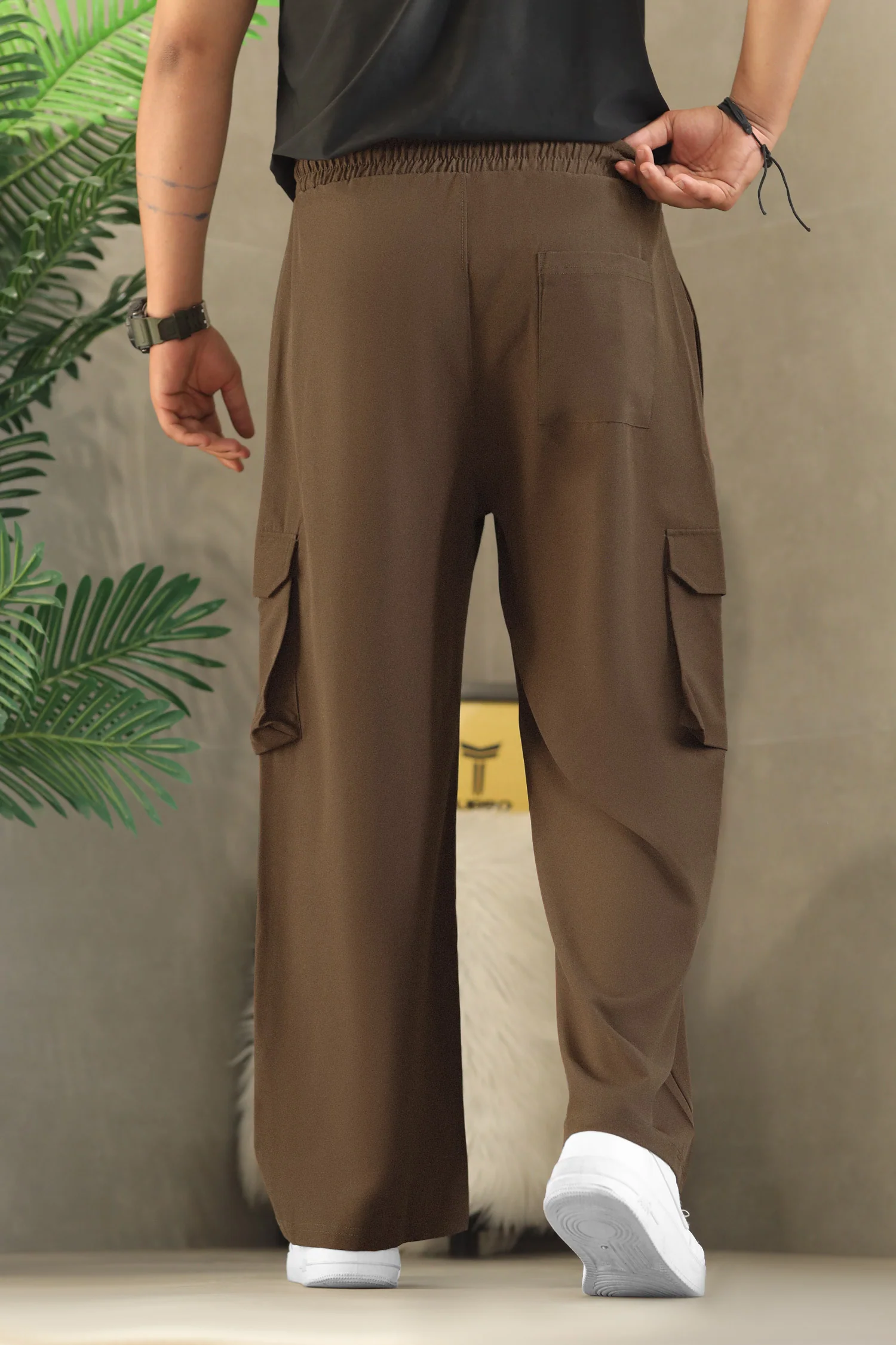 Alo Hope Head Loose Bottom Trouser In Brown - Image 3