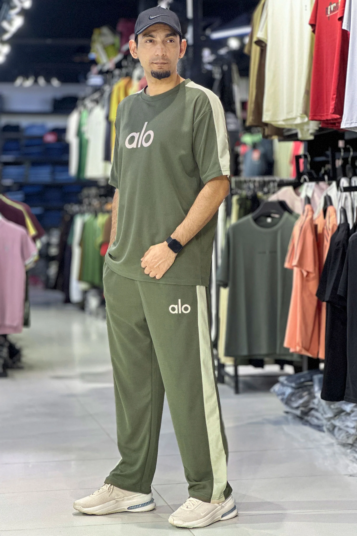 Alo Trendy Side Panel Stripe Men's Tracksuit - Image 8