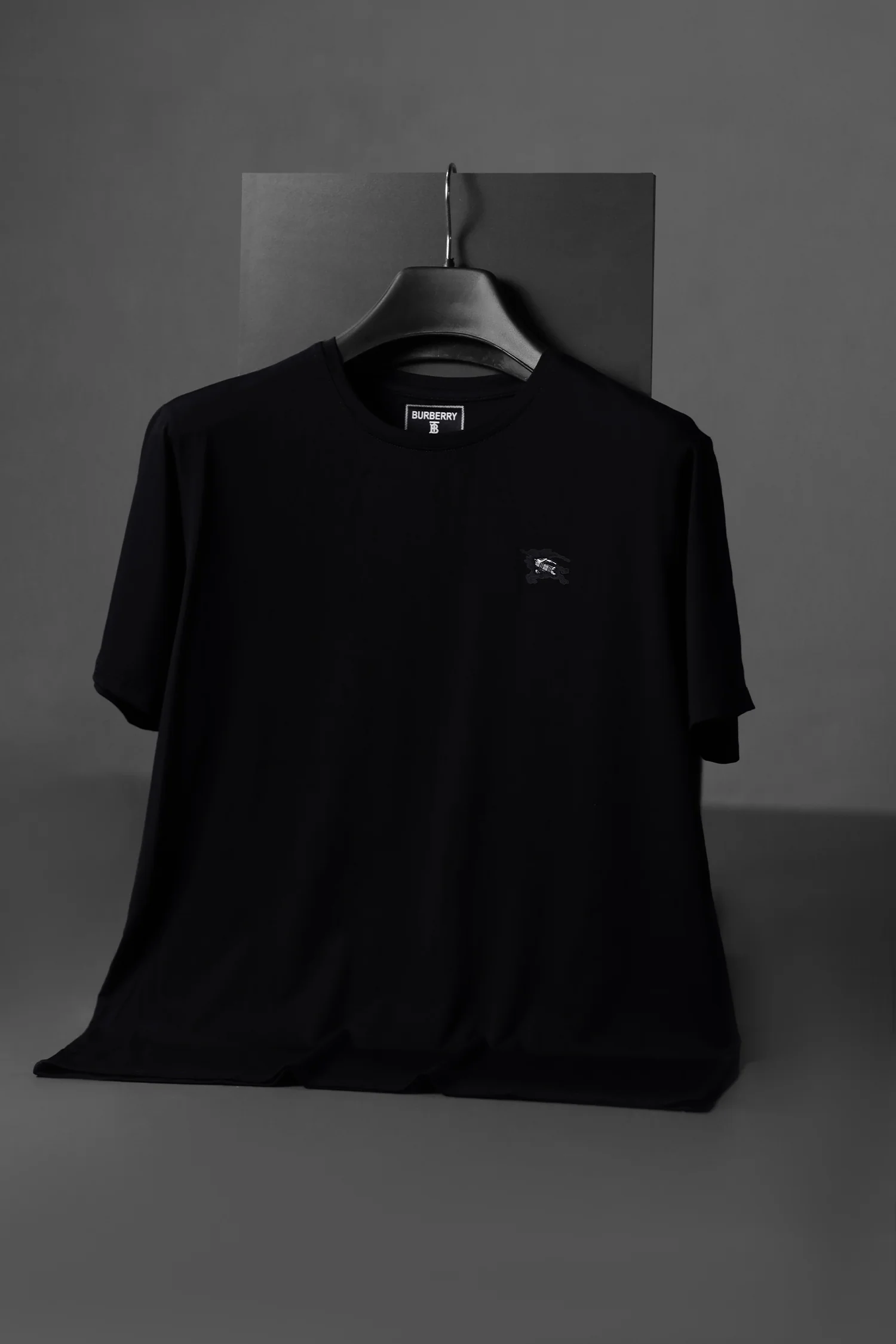 Burbry Equestrian Knight Design Men's Tee - Image 9