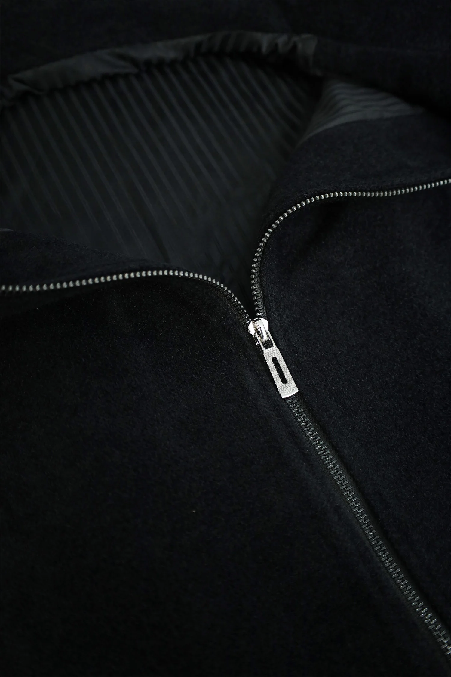 Winter Essential  Imported Men's Woollen Jacket - Image 7