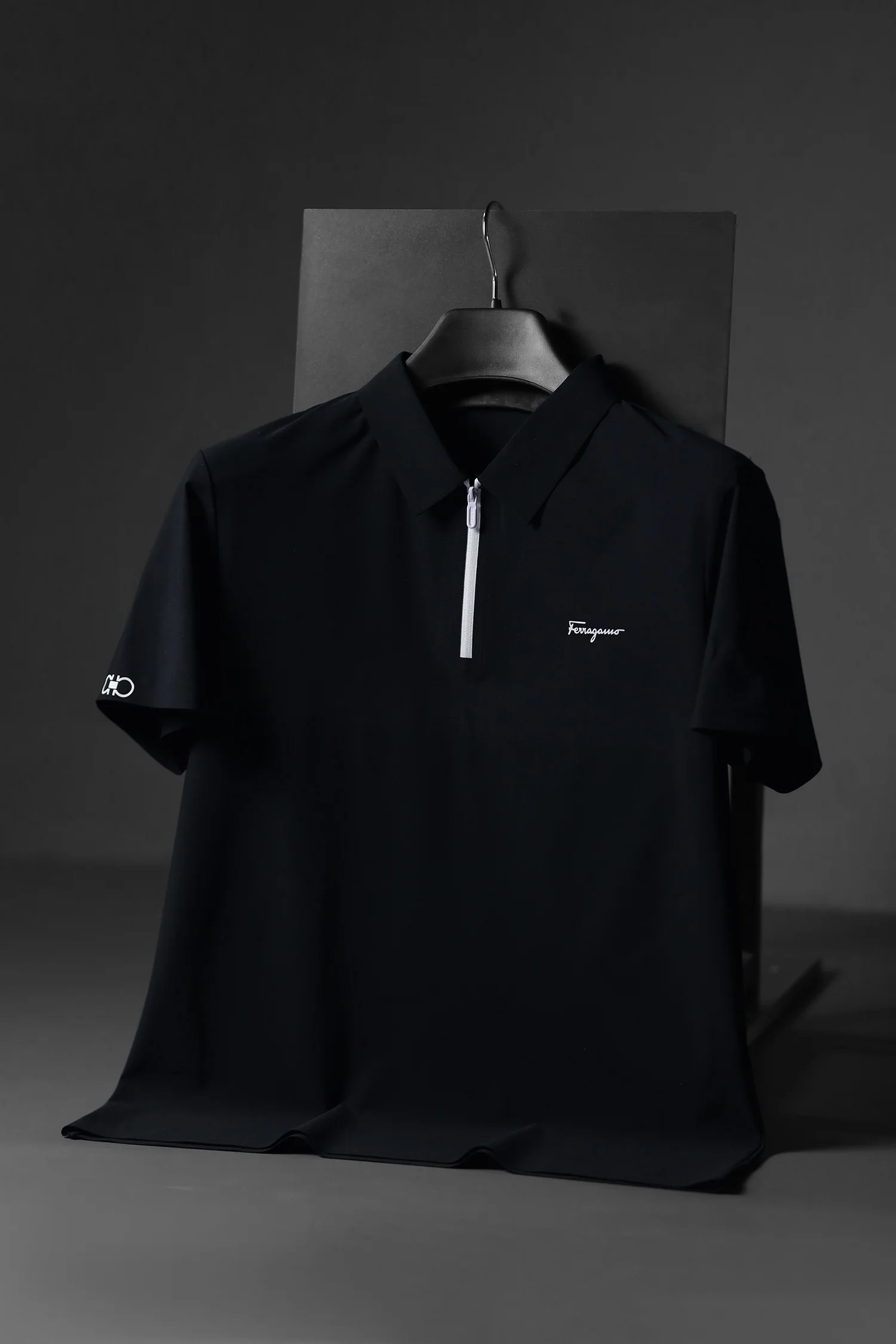 Fergmo Zipper Closure Style Men's Polo Shirt In Black