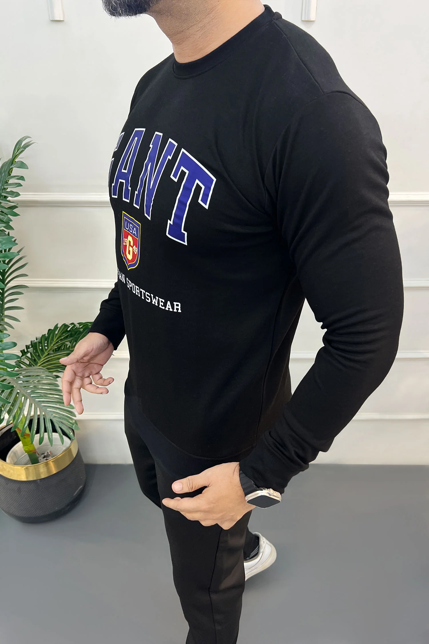 Gant Graphic TurtleNeck Imported Men's Sweatshirt In Black - Image 3