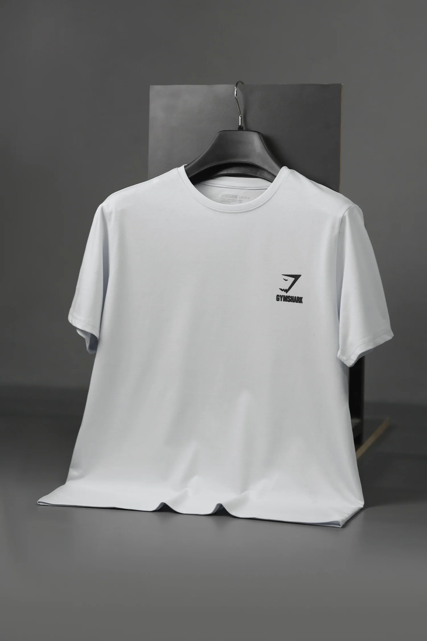 Gym Shrk Training Heritage Men's Tee - Image 7