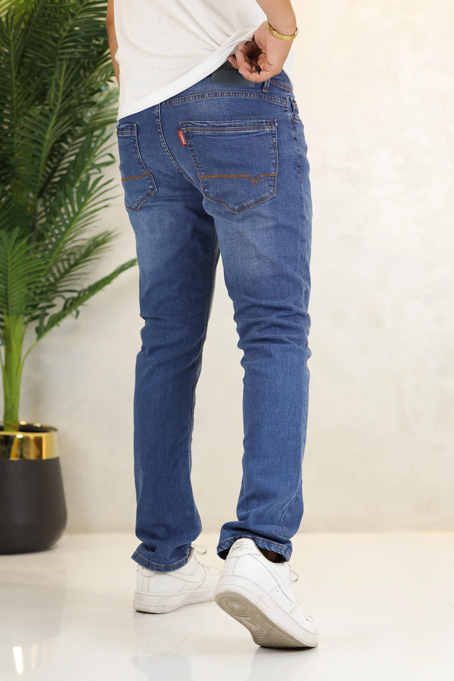 Turbo Clean Cut Iconic Relaxed Slim Fit Jeans In Blue - Image 4