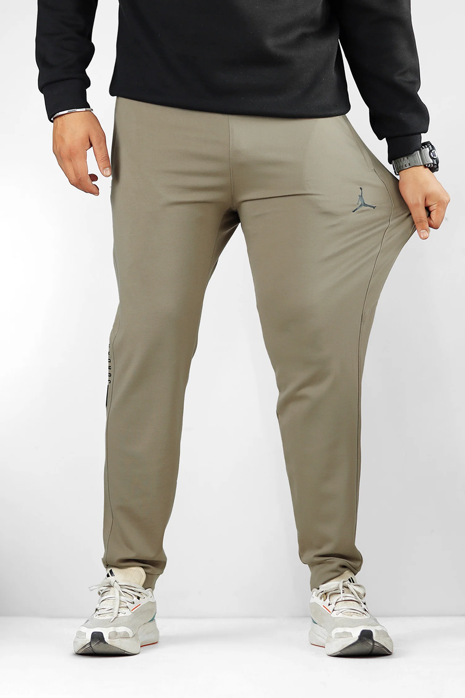 Jrdn Side Logo Grip Style Slim-Fit Trouser - Image 3