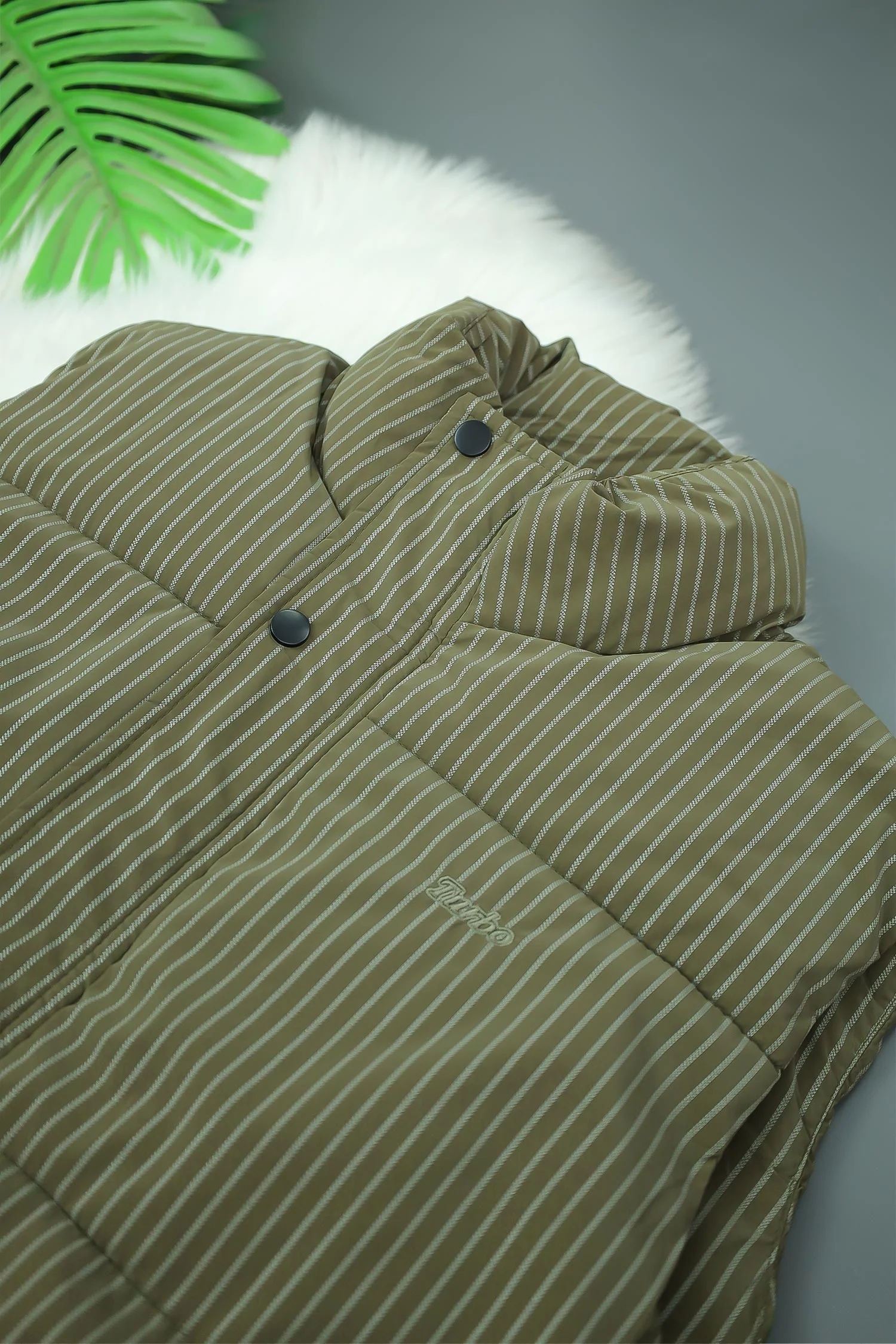 Lining Style Imported Men's Gilet In Olive Green - Image 3