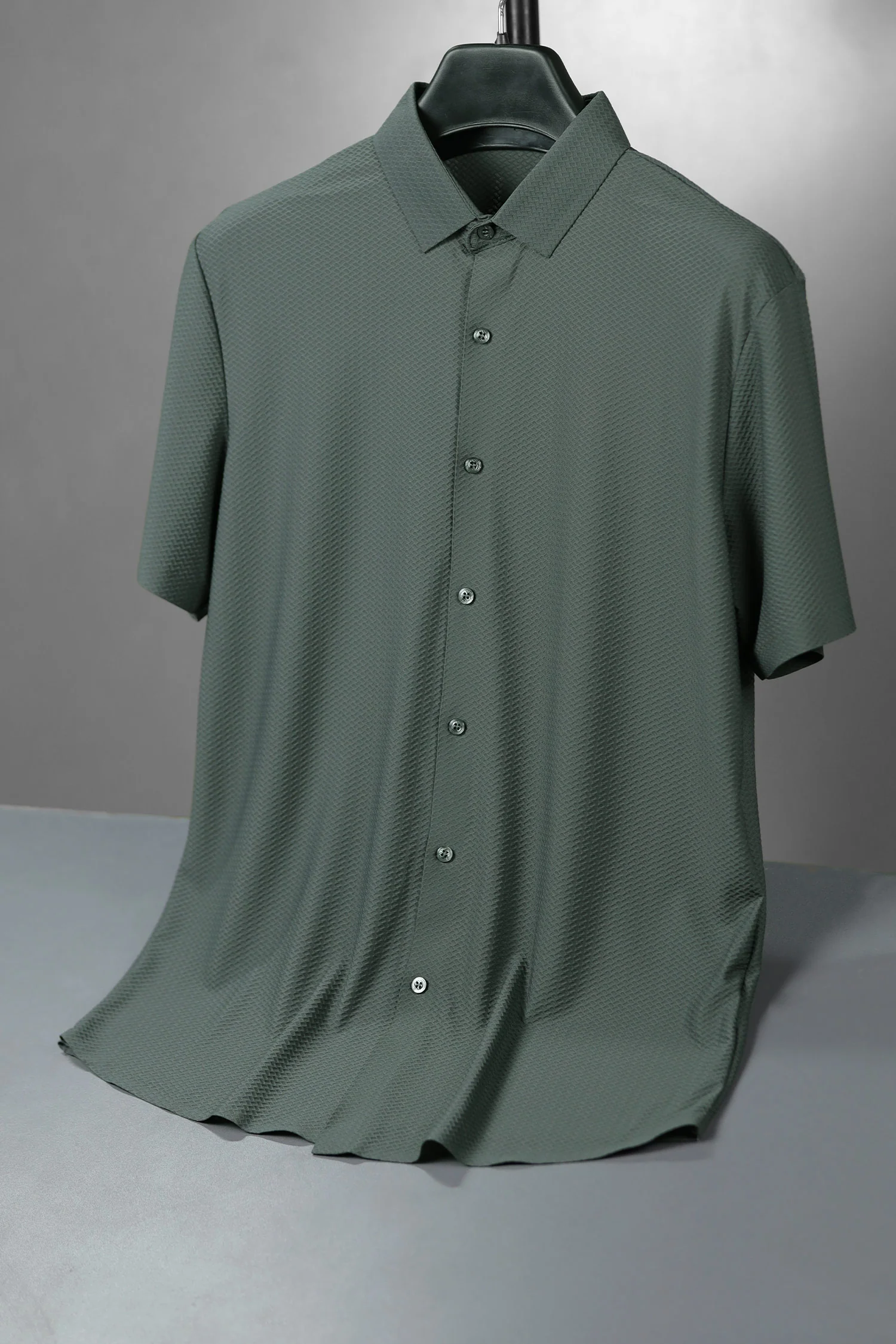 Men's Cuban Texture Silk Casual Shirt - Image 5