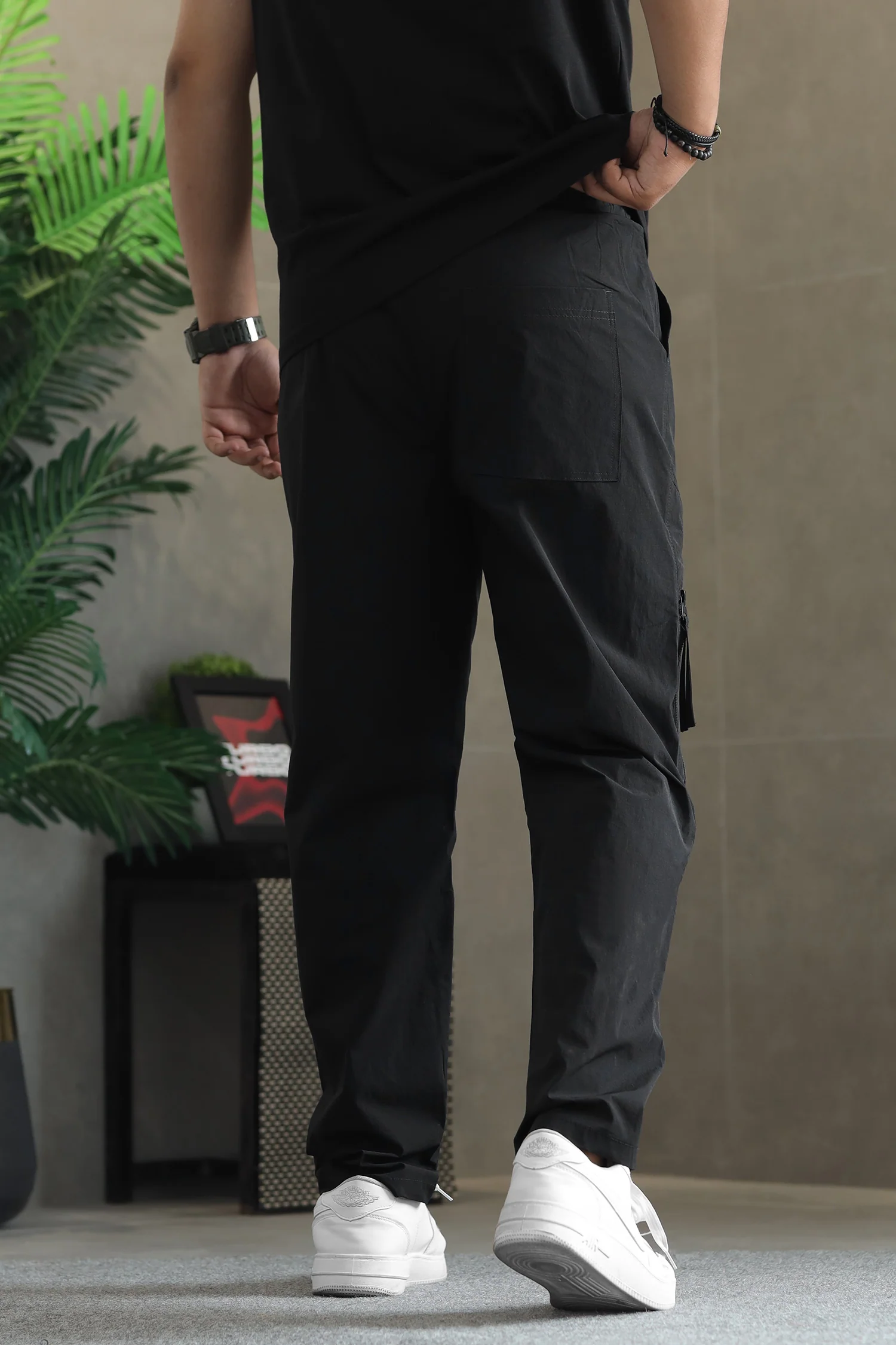 Men's Multiple Functional Pockets-Style Cargo Trouser In Black - Image 3