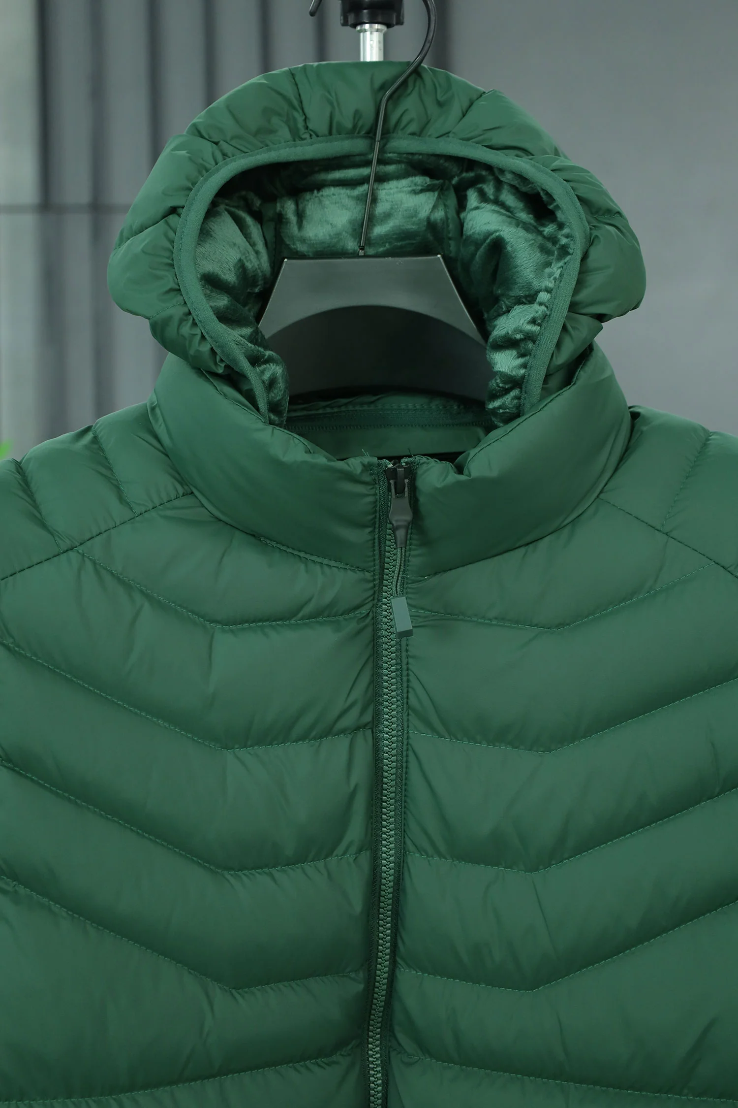 Men's Removable Arm Imported Puffer Jacket In Green - Image 3