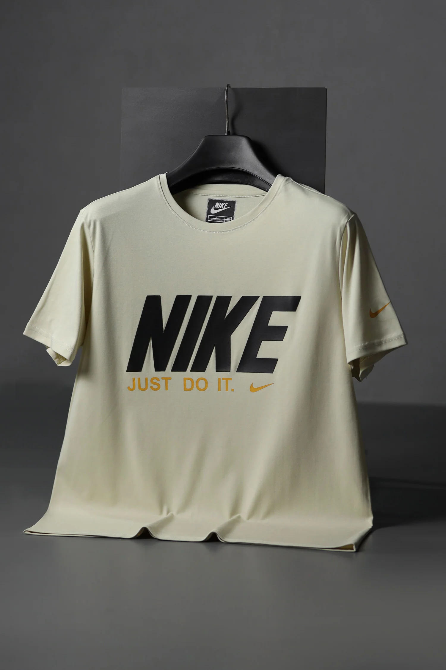 Nke Athletic Cut Men's Tee In Cream