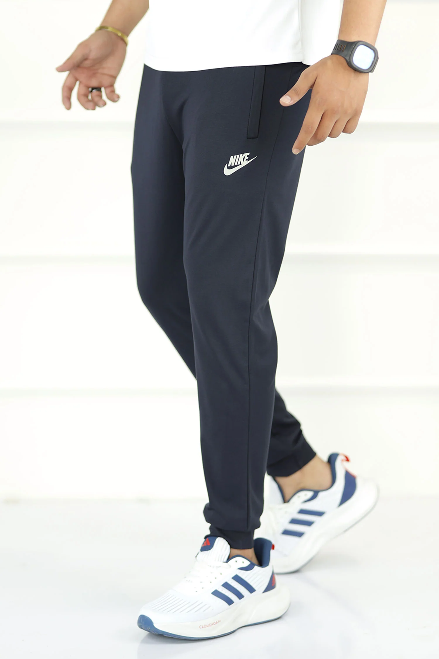 Nke Flex Motion Grip Fit Sportswear Trouser In Navy Blue - Image 2