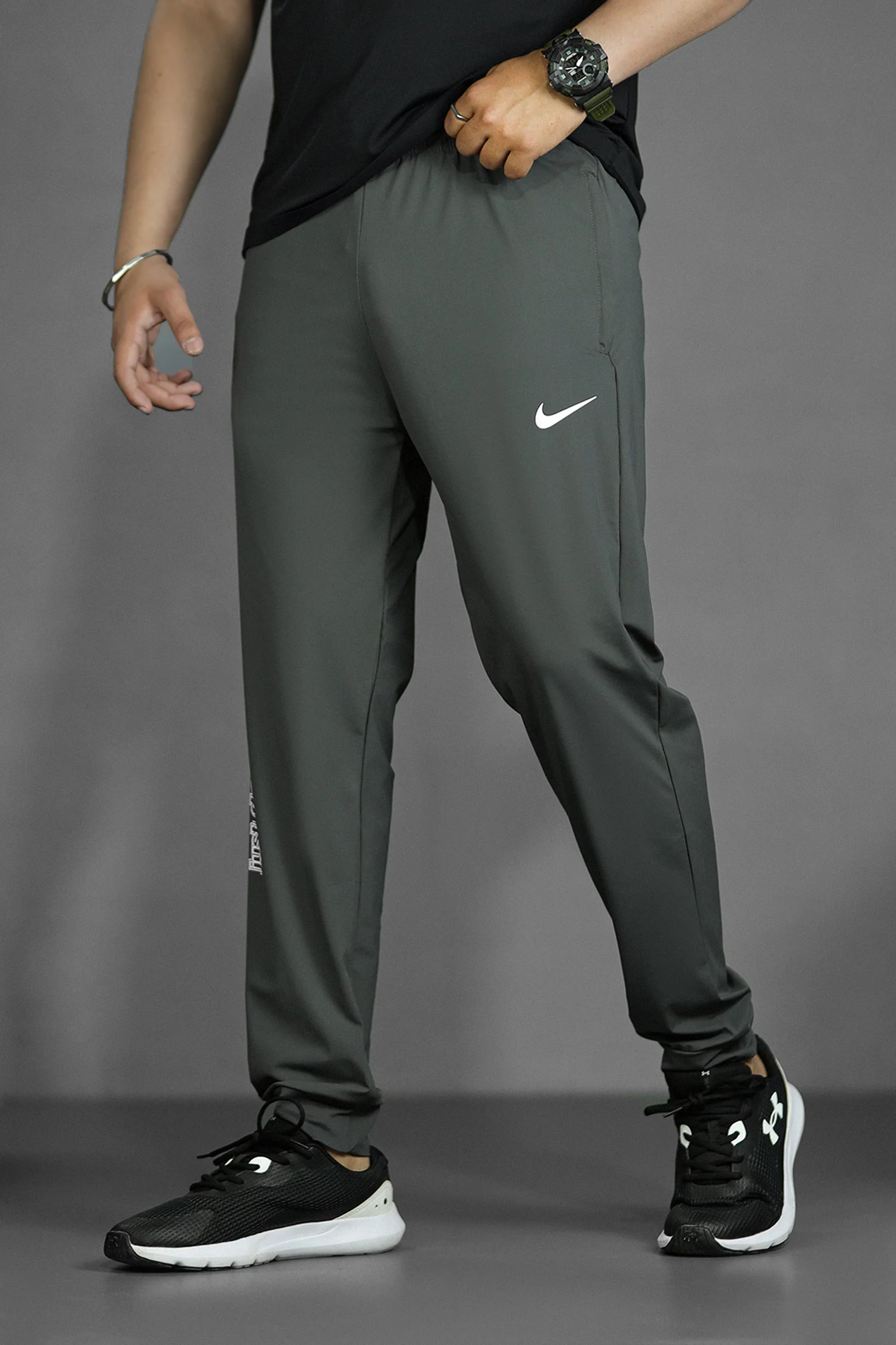 Nke Form Standard Elastic Dry-Fit Trouser In Dark Grey