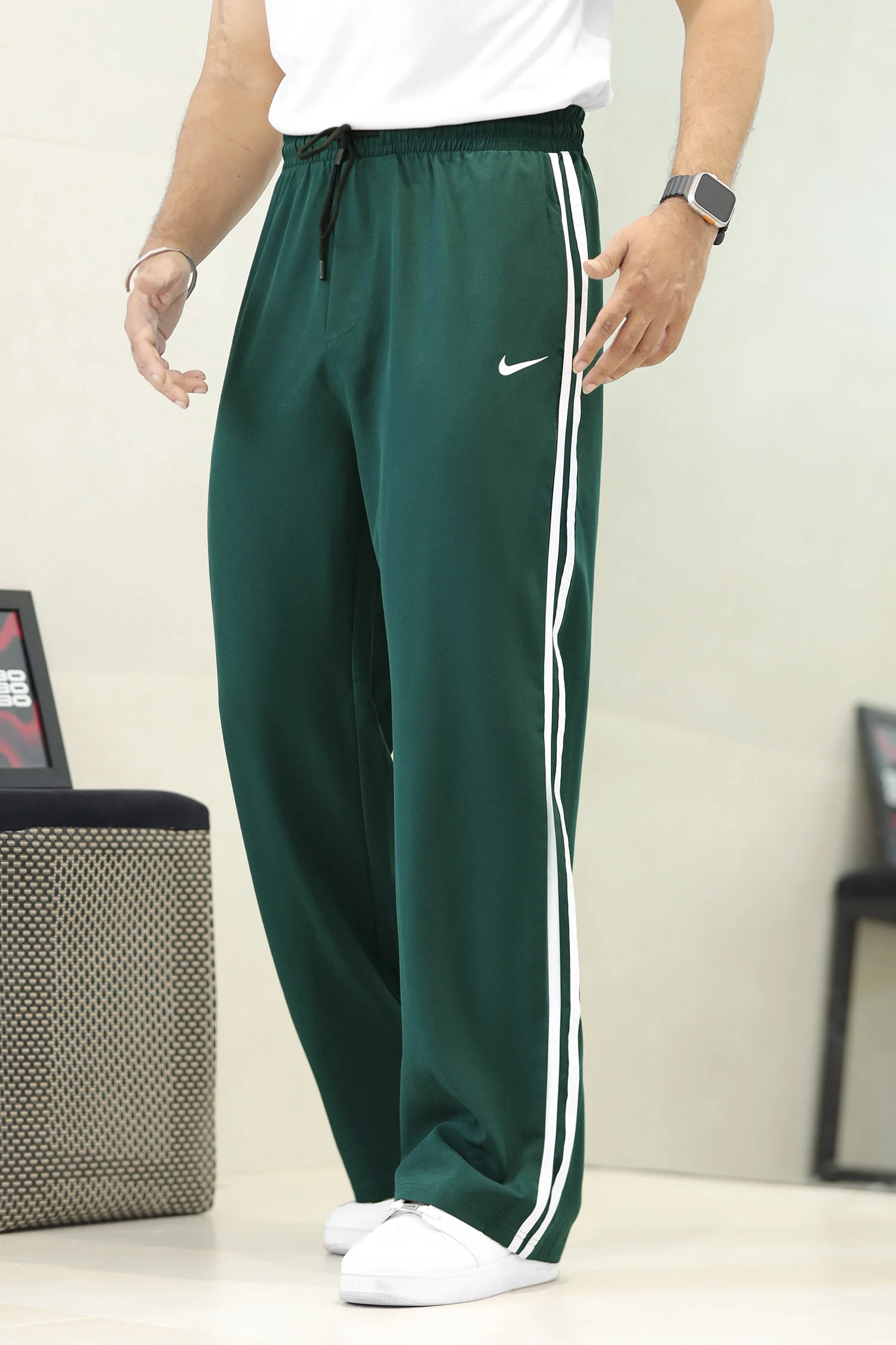 Nke Imperial Side Stripe Loose Bottom Trouser - Image 10
