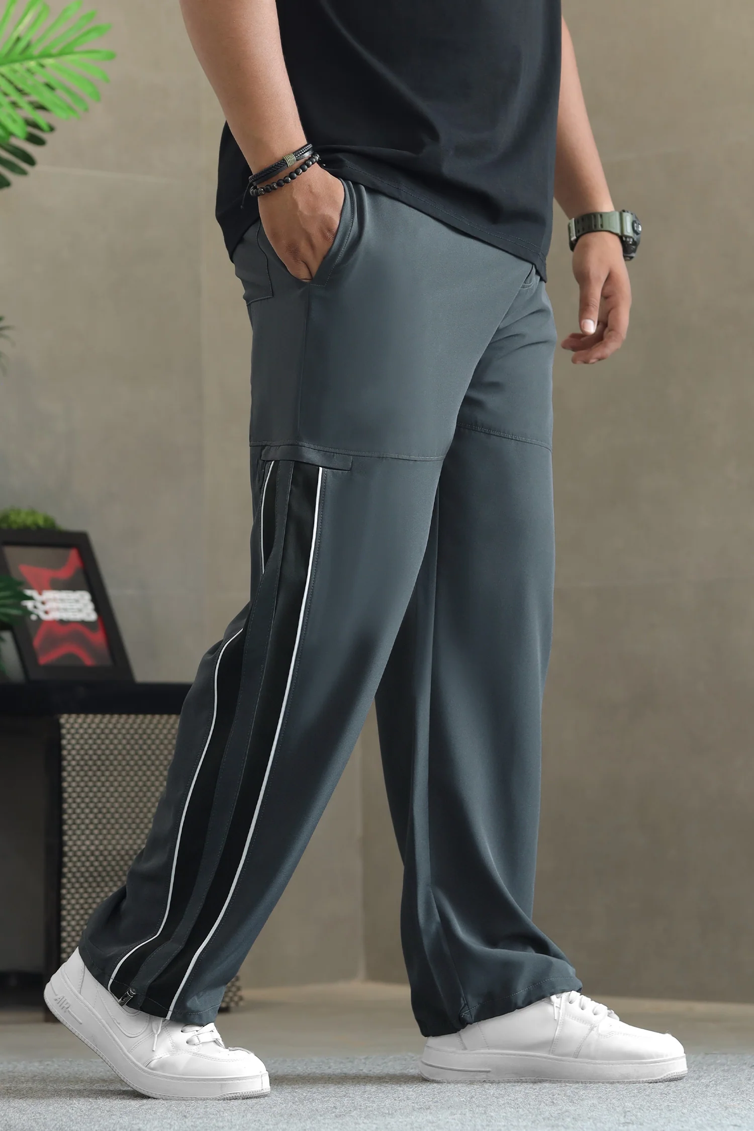 Nke Micro-Stretch Slant Stripe Loose Bottom Trouser In Grey - Image 2
