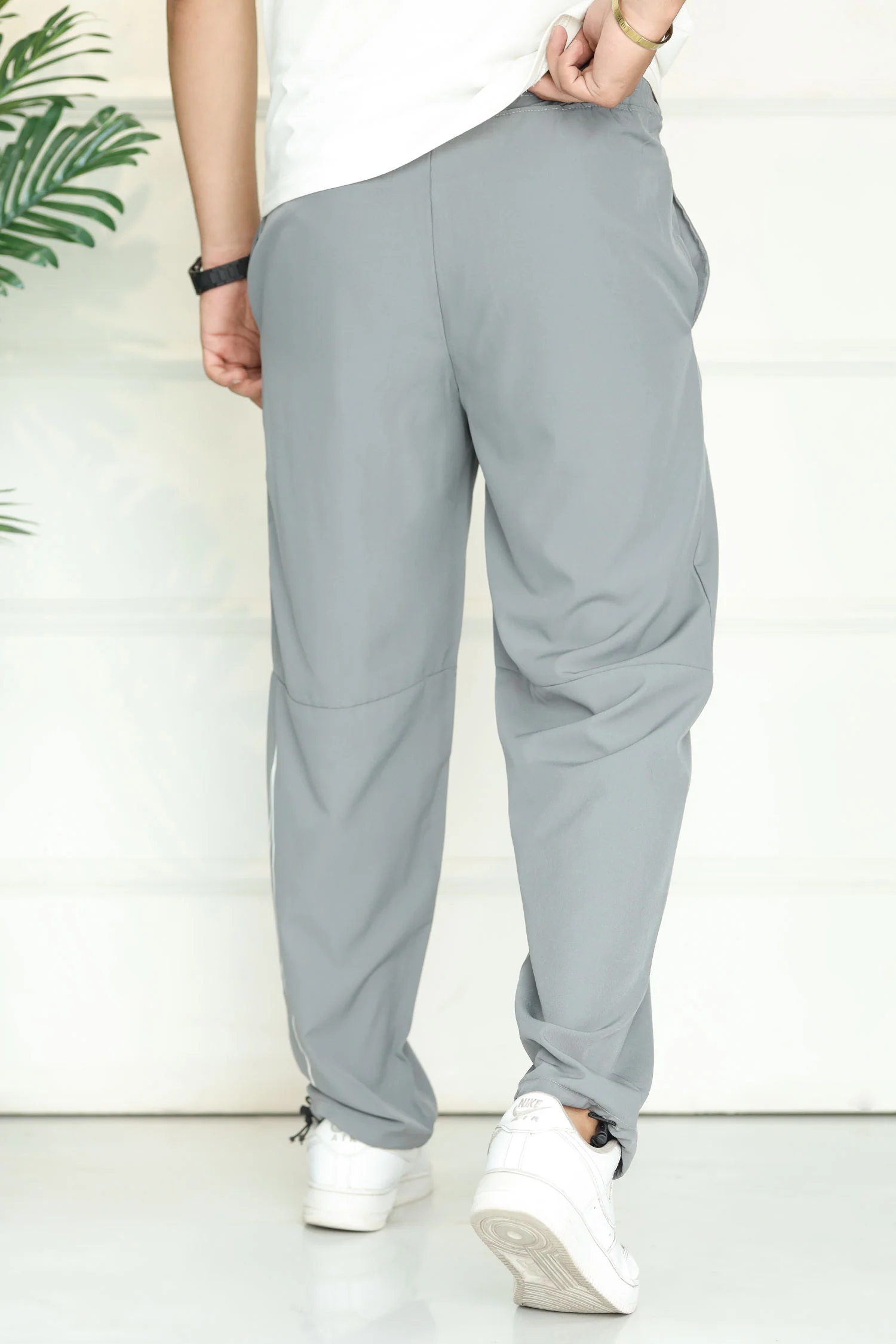 Nke Micron-Knit Throwback Sportswear Trouser - Image 15