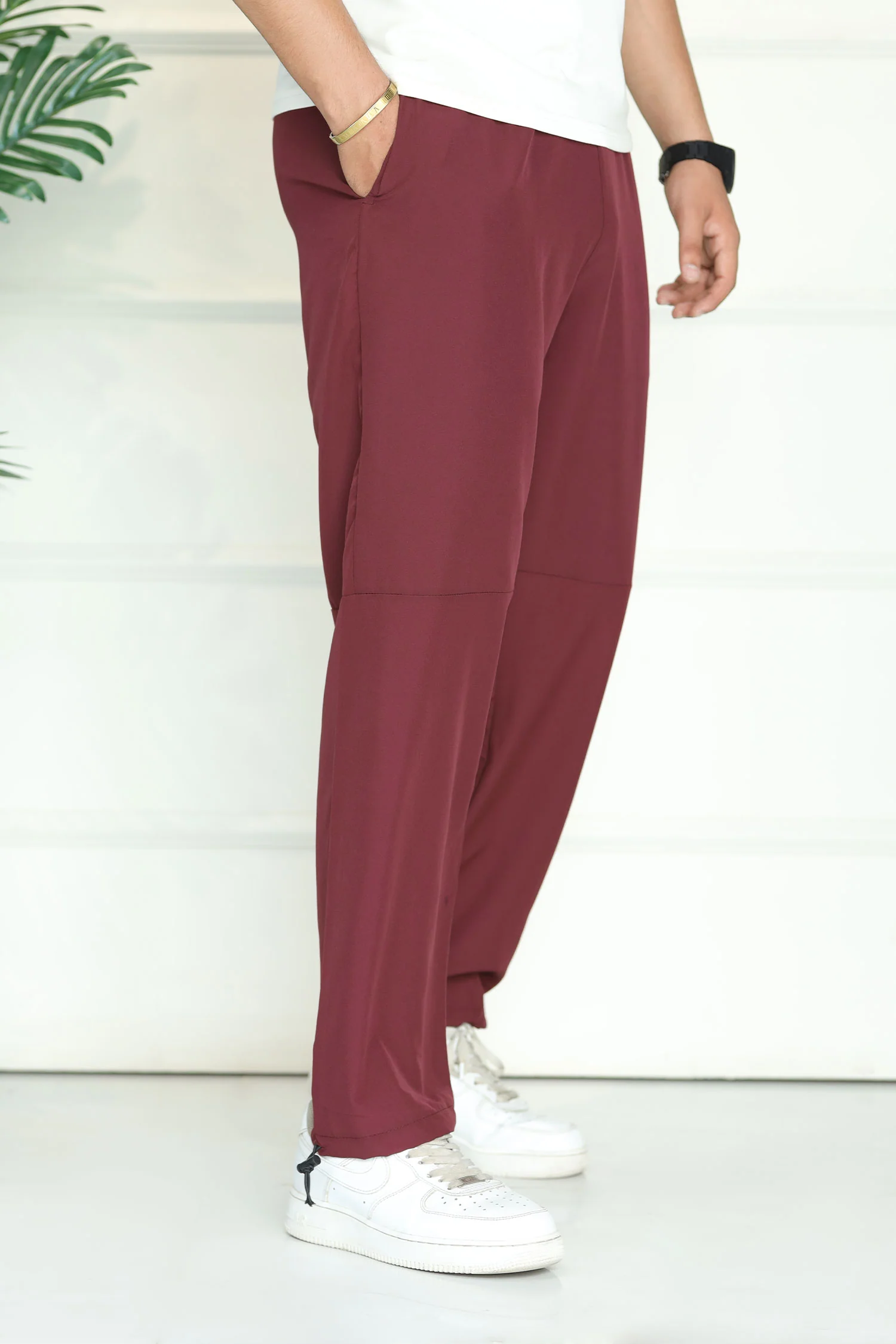 Nke Micron-Knit Throwback Sportswear Trouser In Maroon - Image 3