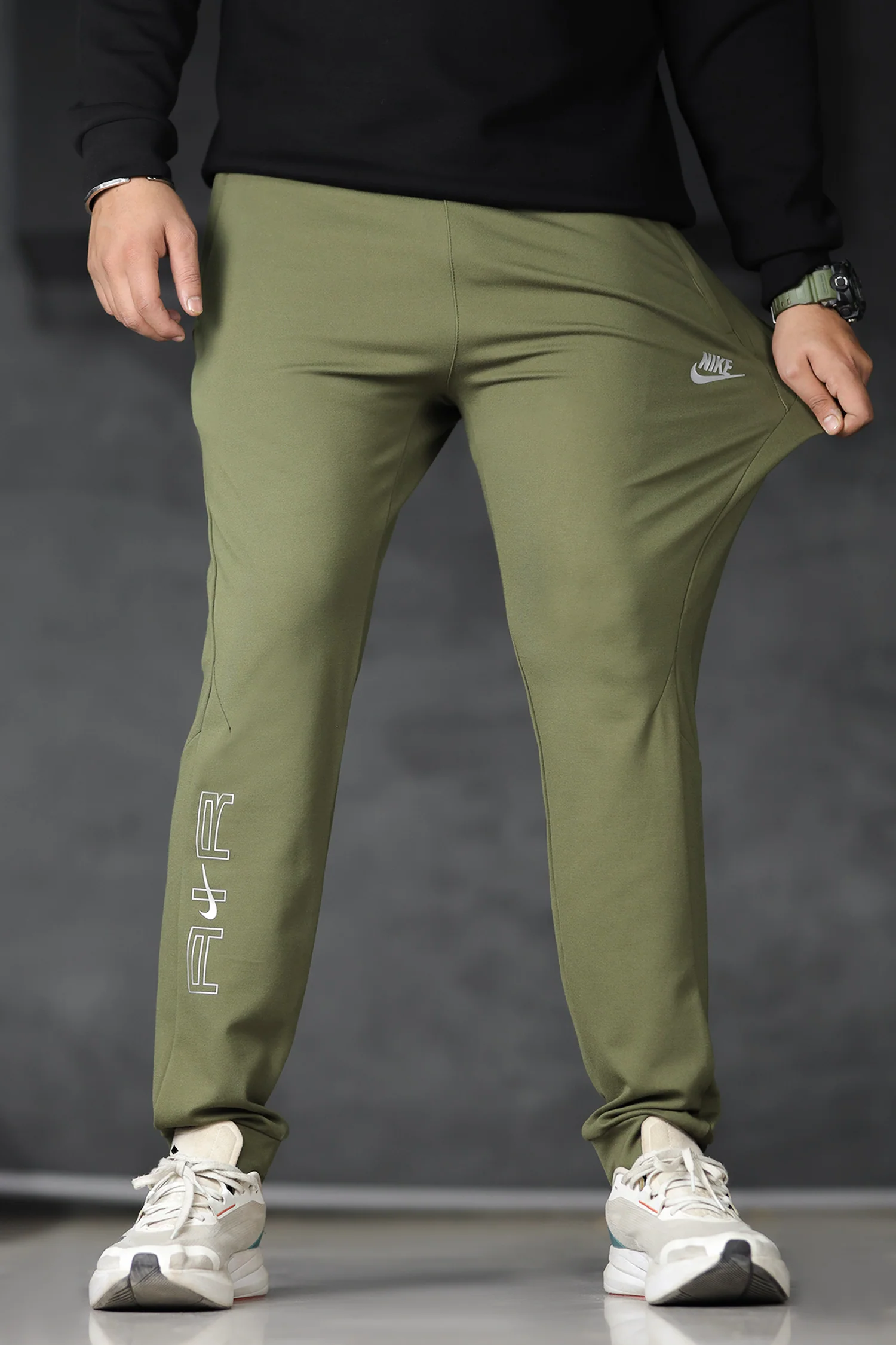 Nke 'Running Club' Grip Style Slim-Fit Trouser In Olive - Image 4