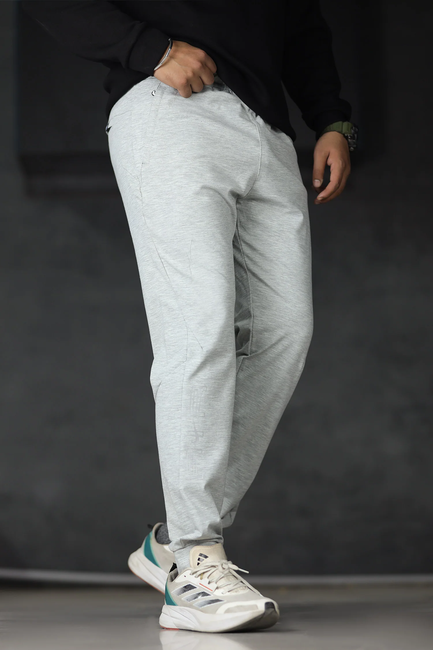 Nke 'Running Club' Grip Style Slim-Fit Trouser - Image 14