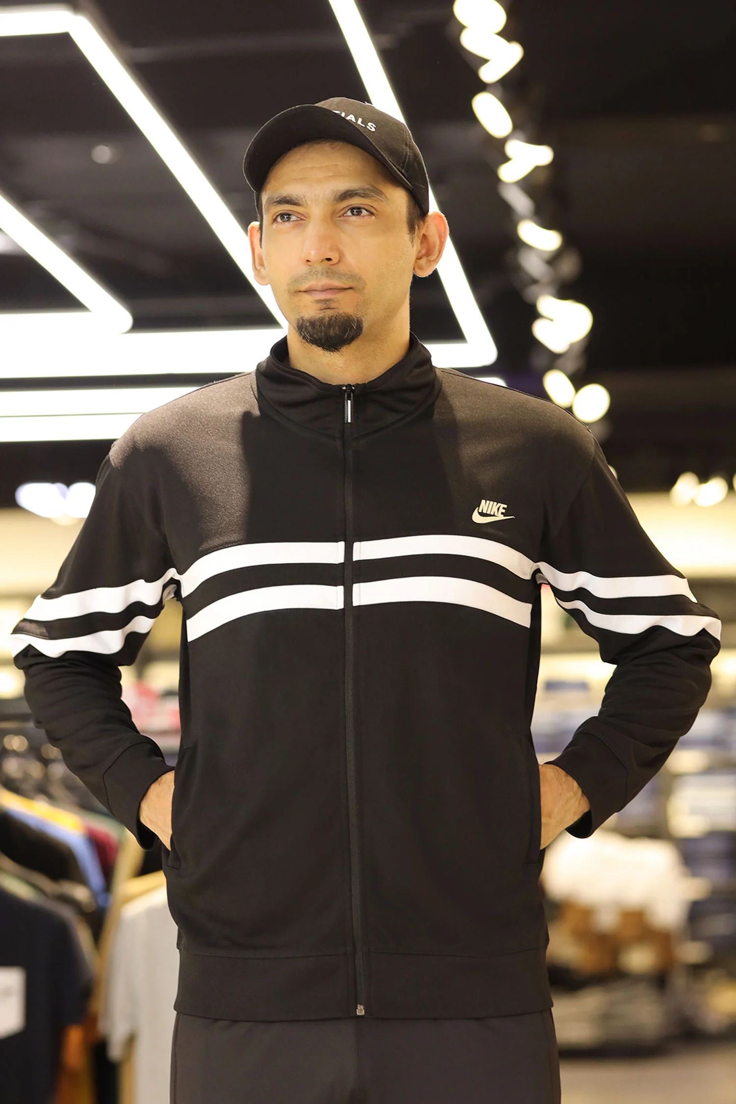Nke Track Top "Pitch" Men Zipper Upper In Black