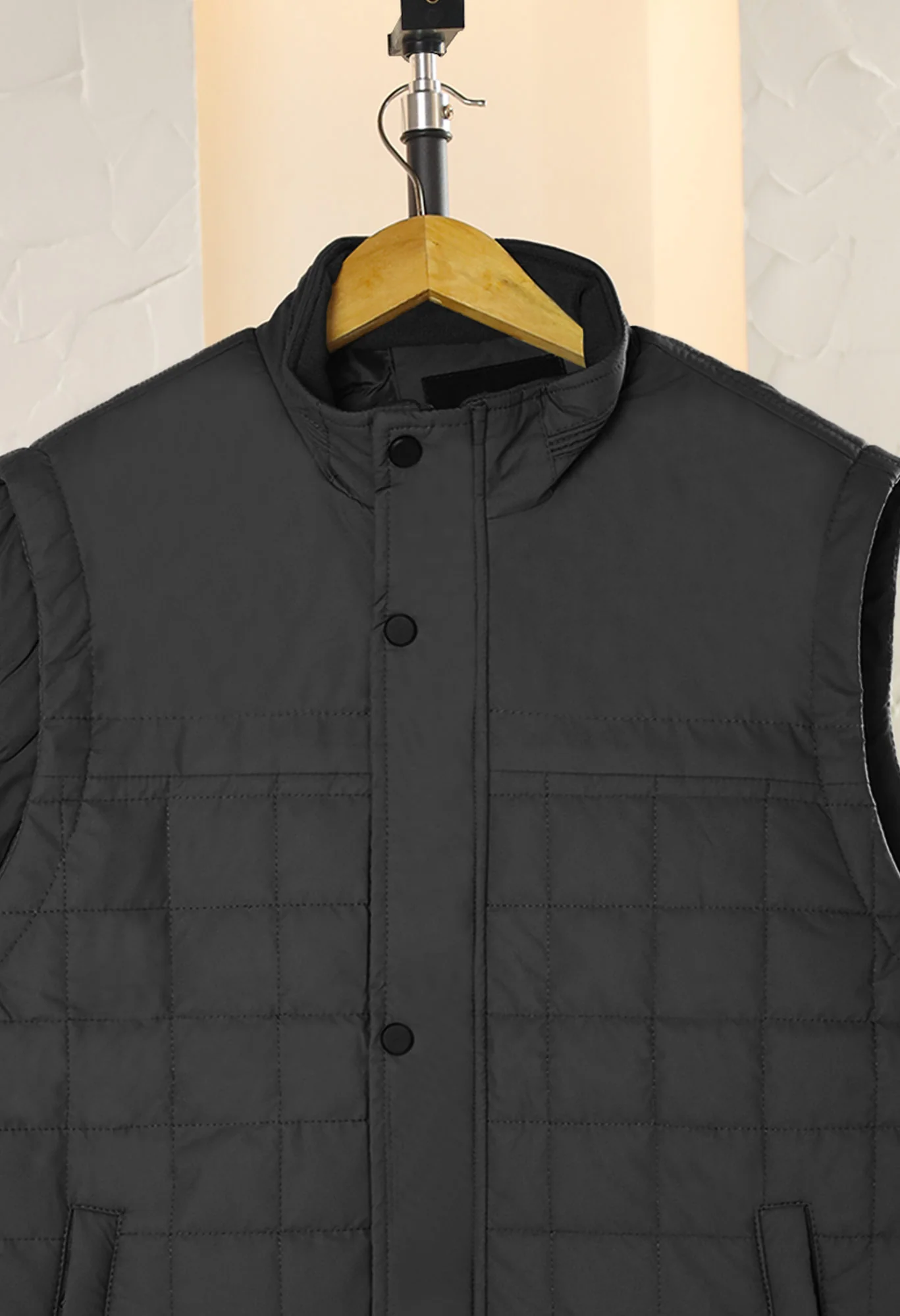 Quilted Design, Stand-up Collar Men's Gilet - Image 3