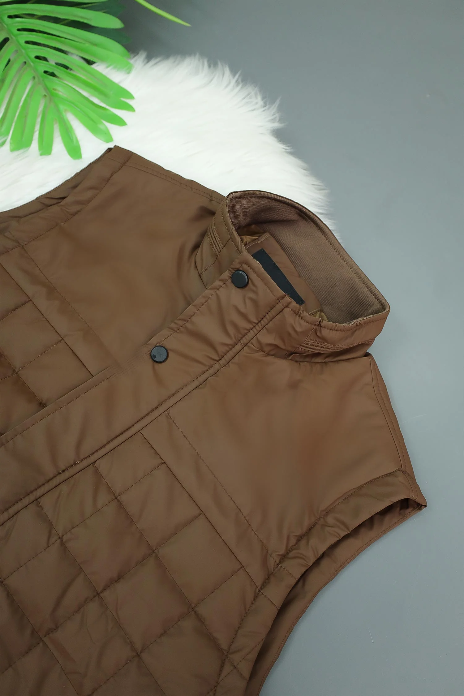 Quilted Design, Stand-up Collar Men's Gilet In Coffee - Image 3