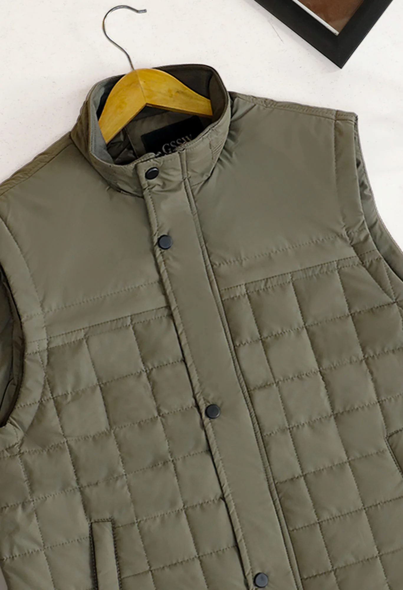 Quilted Design, Stand-up Collar Men's Gilet - Image 9