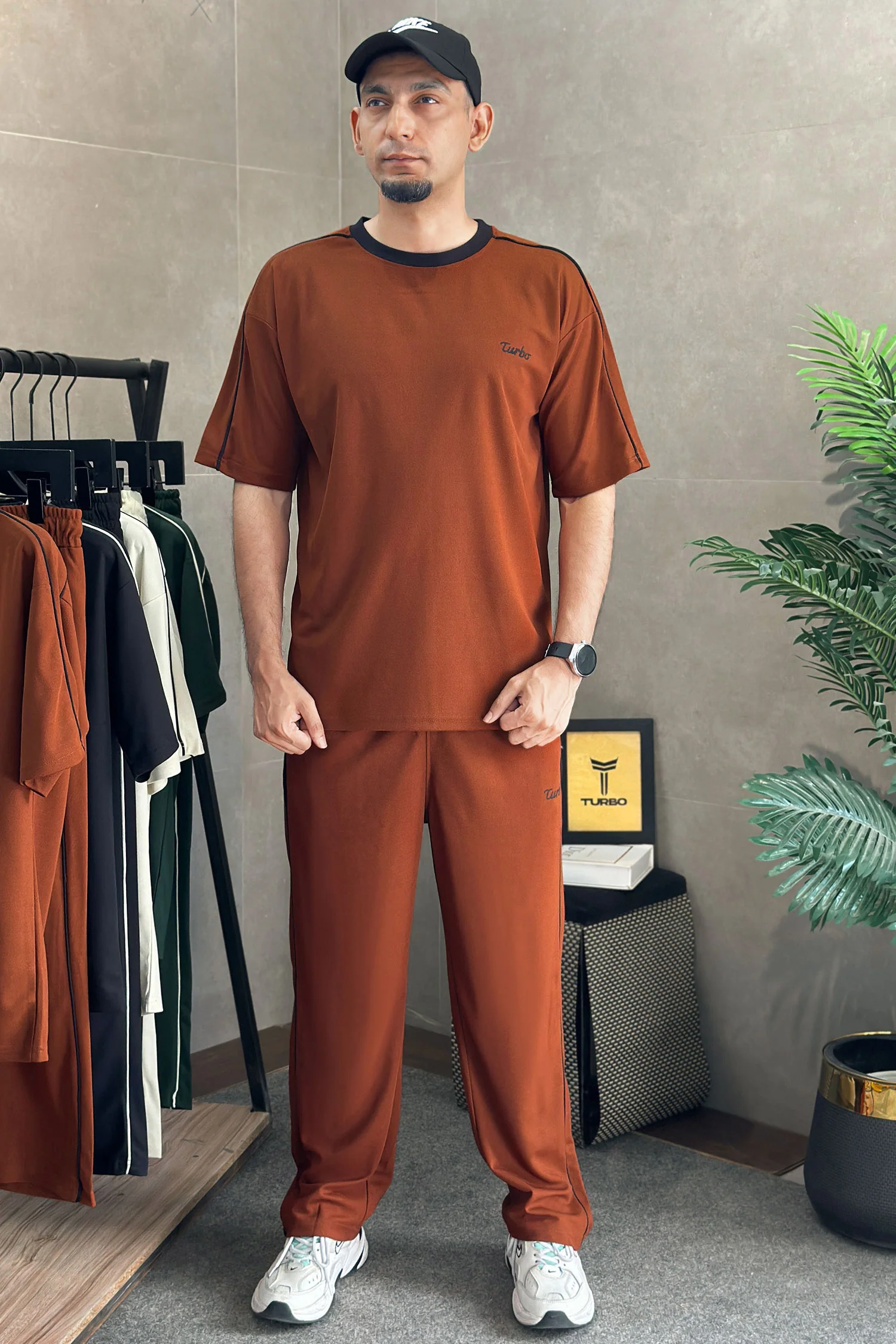 Turbo 22 Piping Detail Men's Tracksuit - Image 5