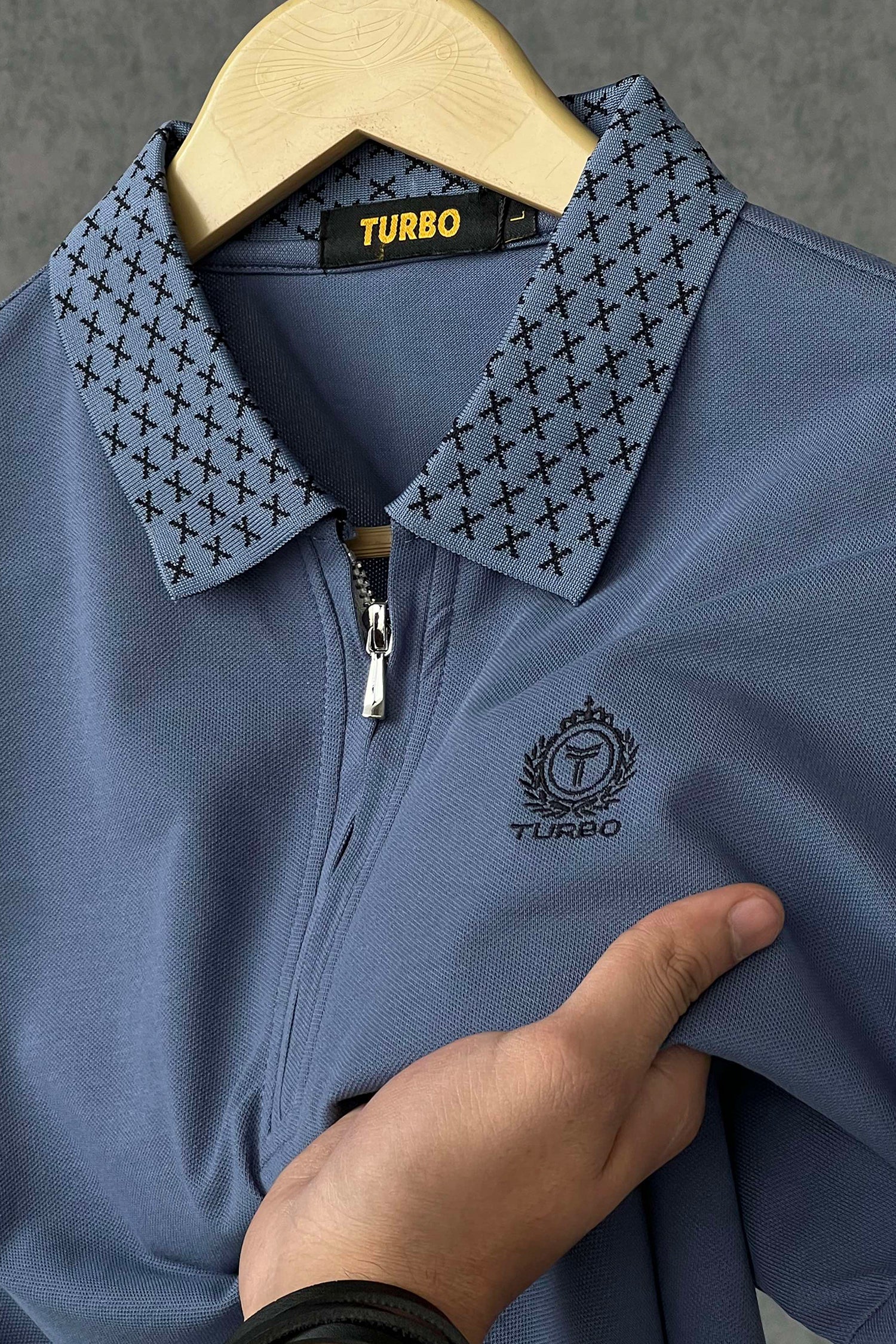 Turbo Abstract Zip Collar Men's Polo Shirt - Image 2