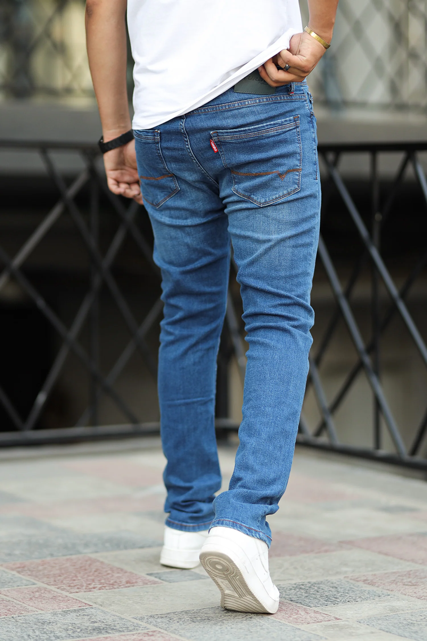 Turbo Clean Cut Iconic Relaxed Slim Fit Jeans In Blue - Image 4