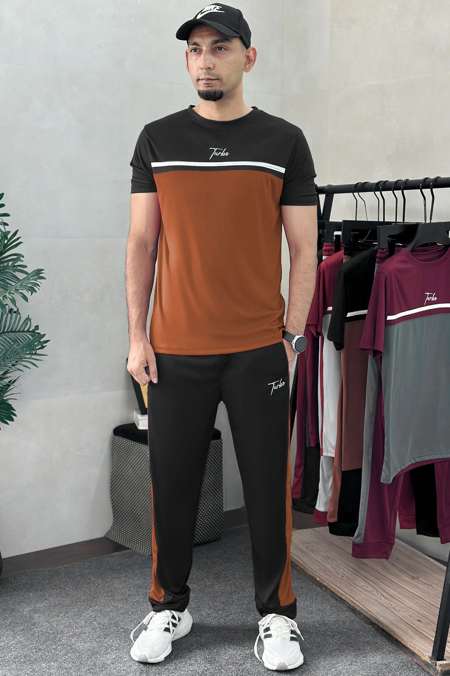 Turbo ColourBlocked Men's Tracksuit - Image 13