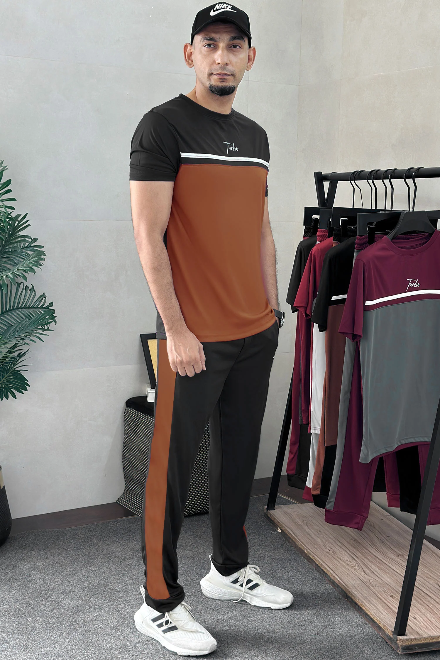 Turbo ColourBlocked Men's Tracksuit - Image 14