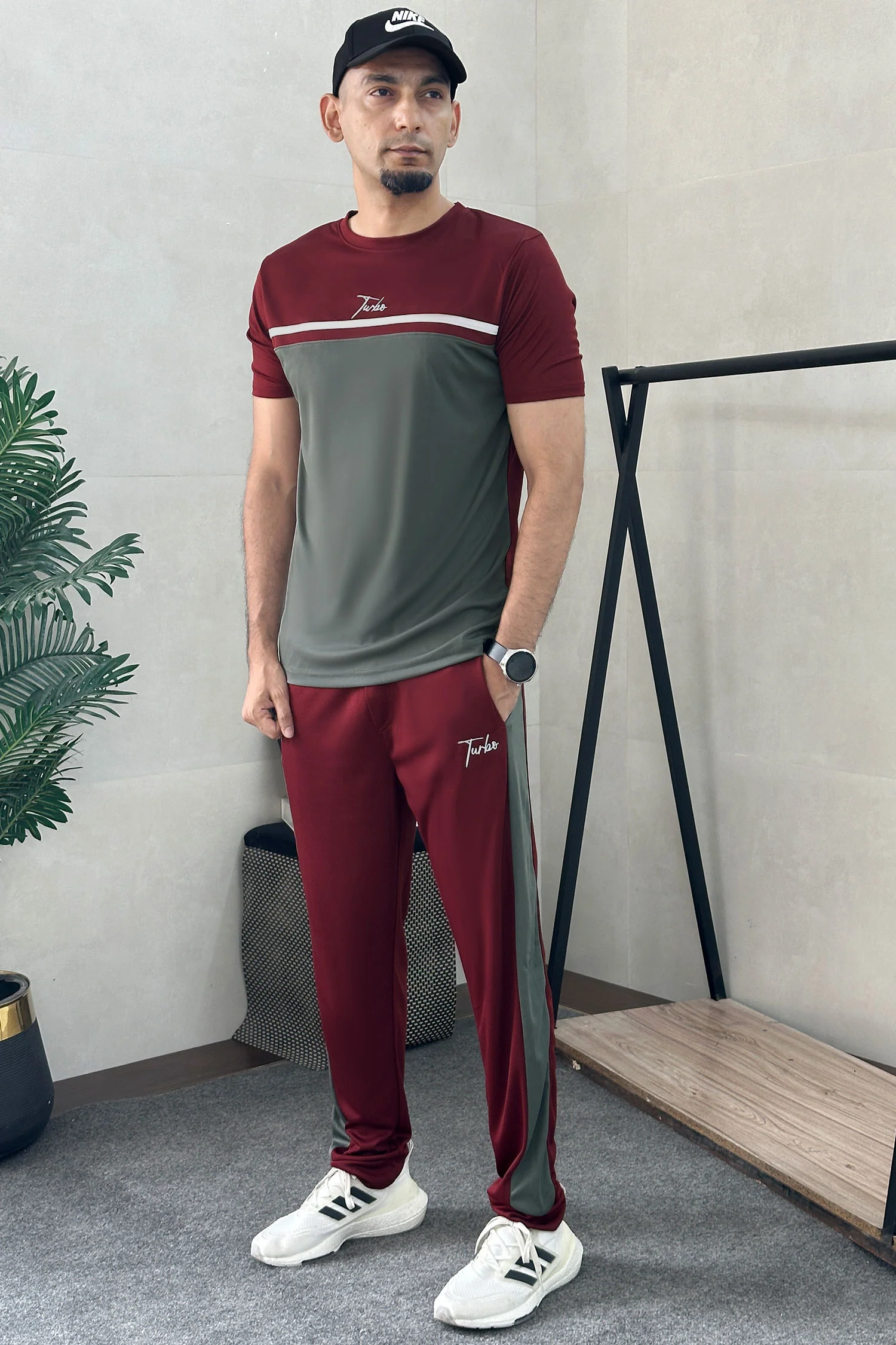 Turbo ColourBlocked Men's Tracksuit - Image 5
