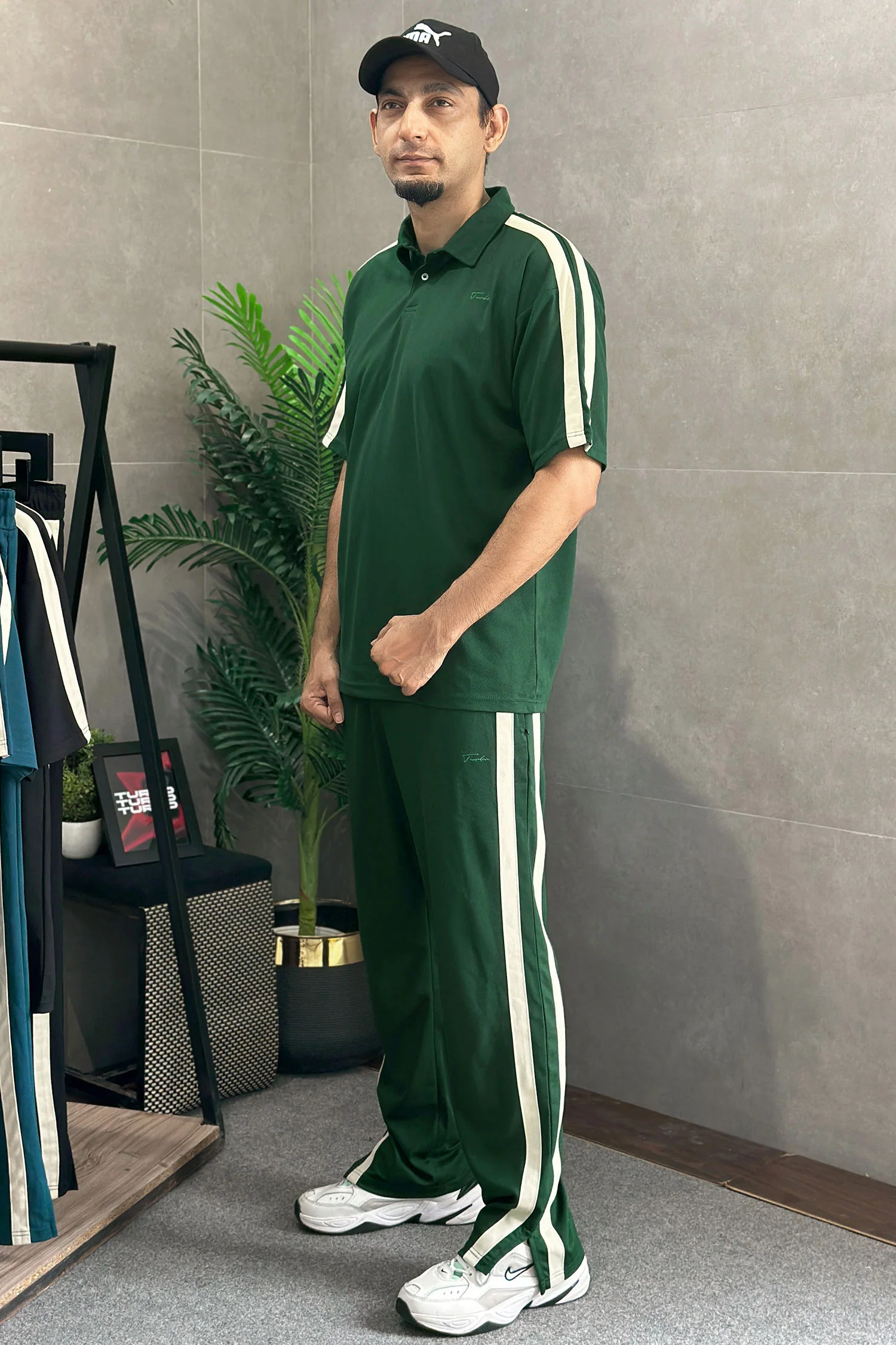 Turbo Contrast Side Panel Men's Co-Ord Set In Dark Green - Image 2