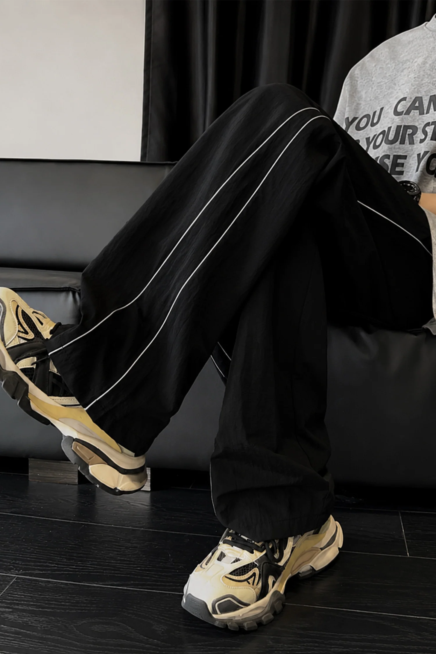 Turbo Contrast Side Piping Loose Bottom Trouser - Image 11