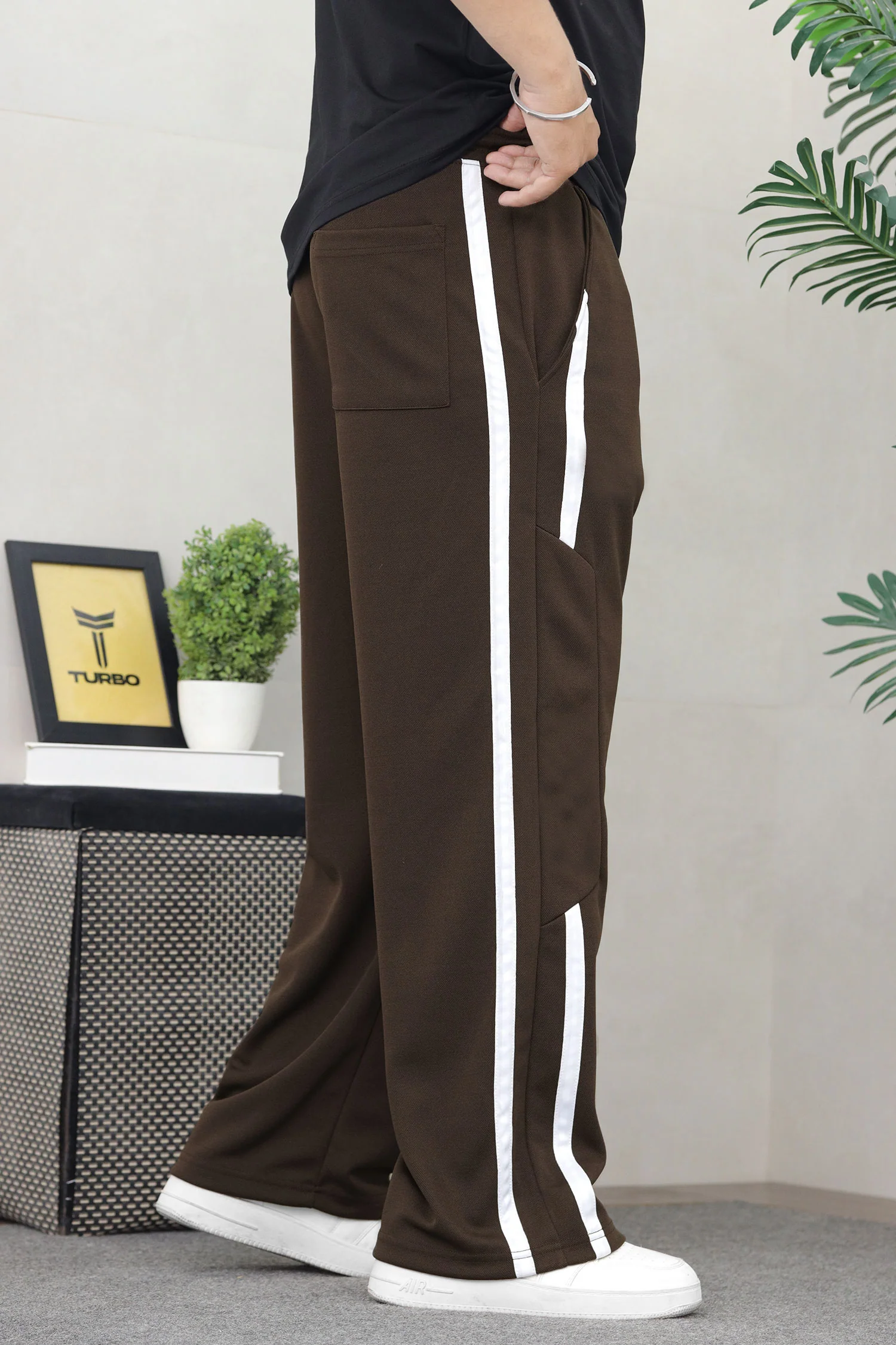 Turbo Knitted Wide-Leg Loose Bottom Trouser - Image 11