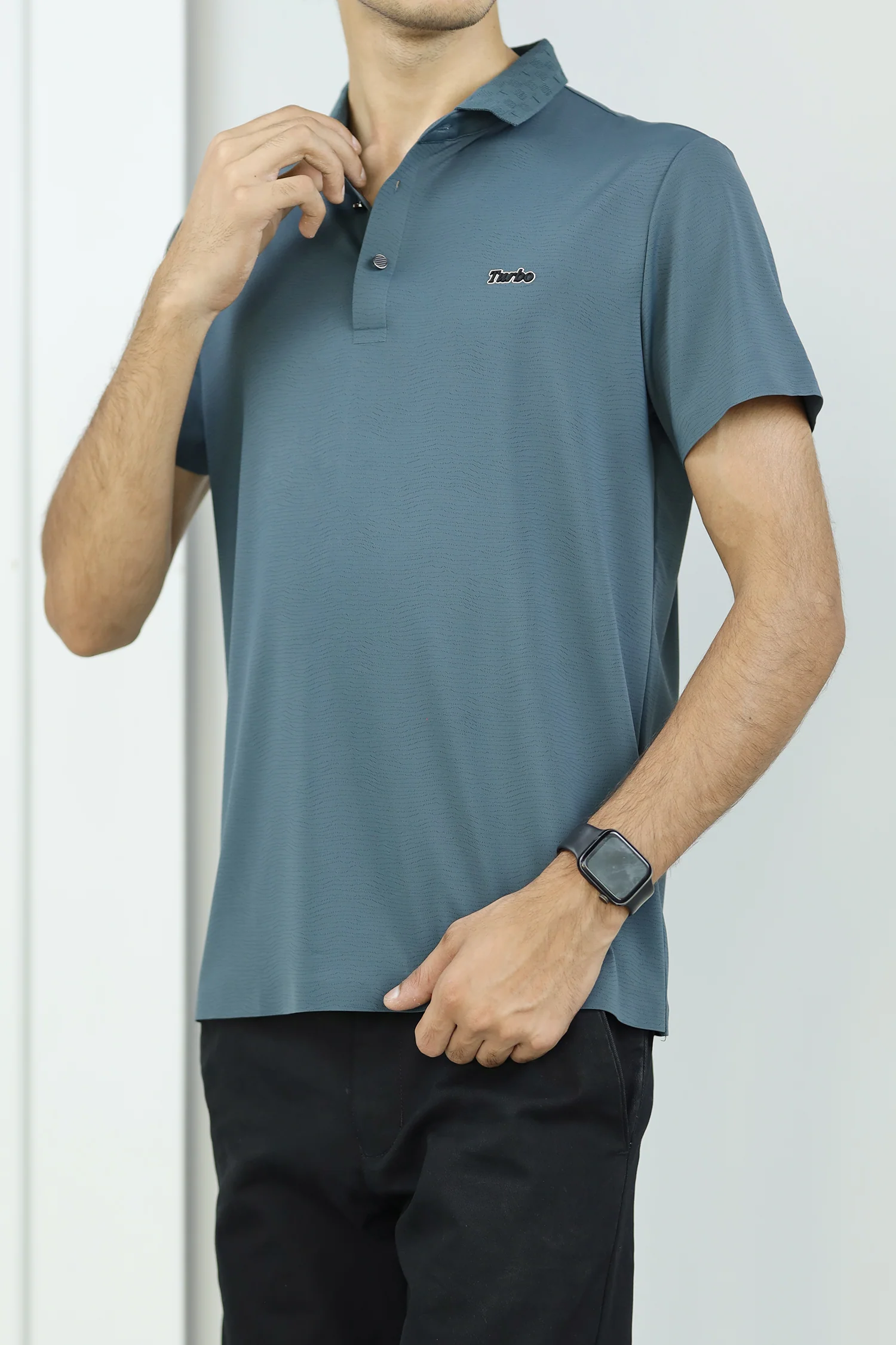 Turbo Luxury Breathable Stitchless Men's Polo Shirt - Image 2