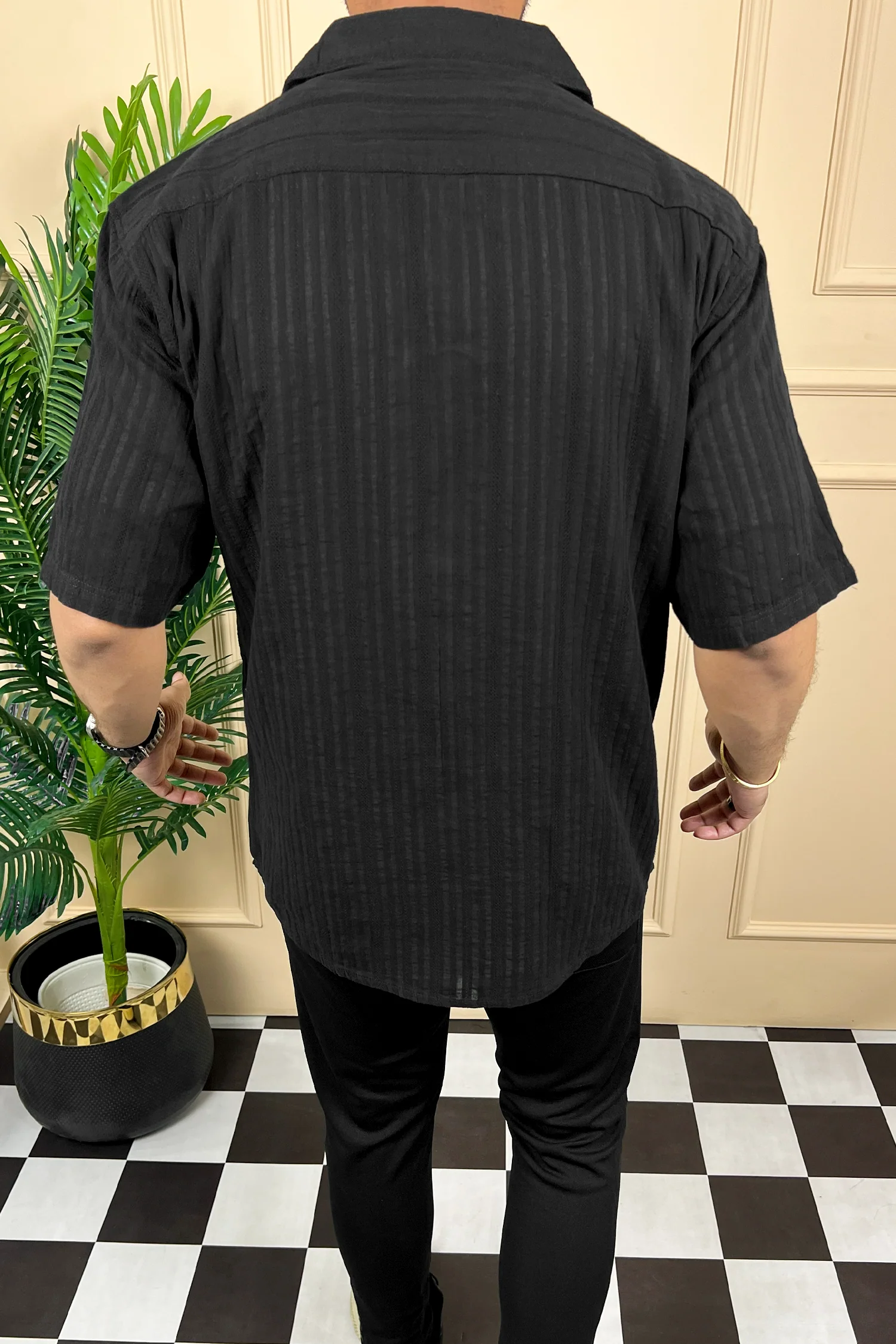 Turbo Minimalist Design Half Sleeve Casual Shirt In Black - Image 4