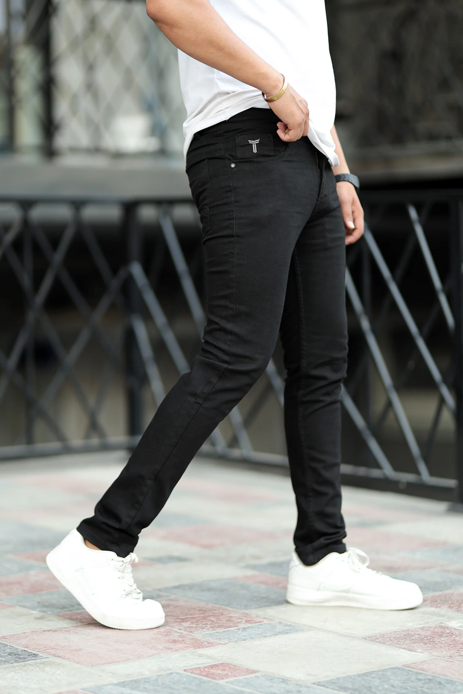 Turbo RebelCore Tapered Edge Slim Fit Jeans In Black - Image 3
