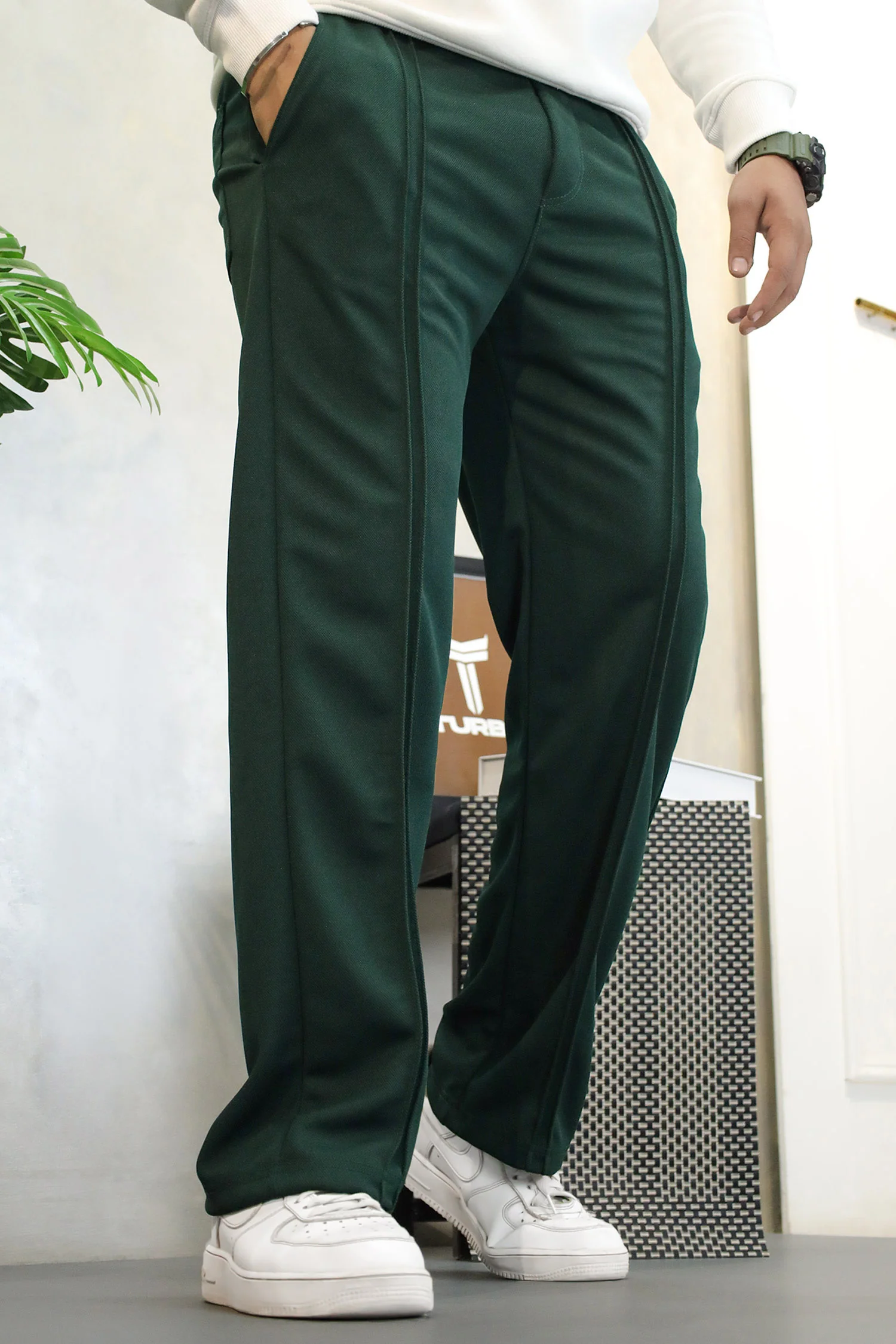 Turbo Poplin Front-Double Line Trouser In Dark Green - Image 2