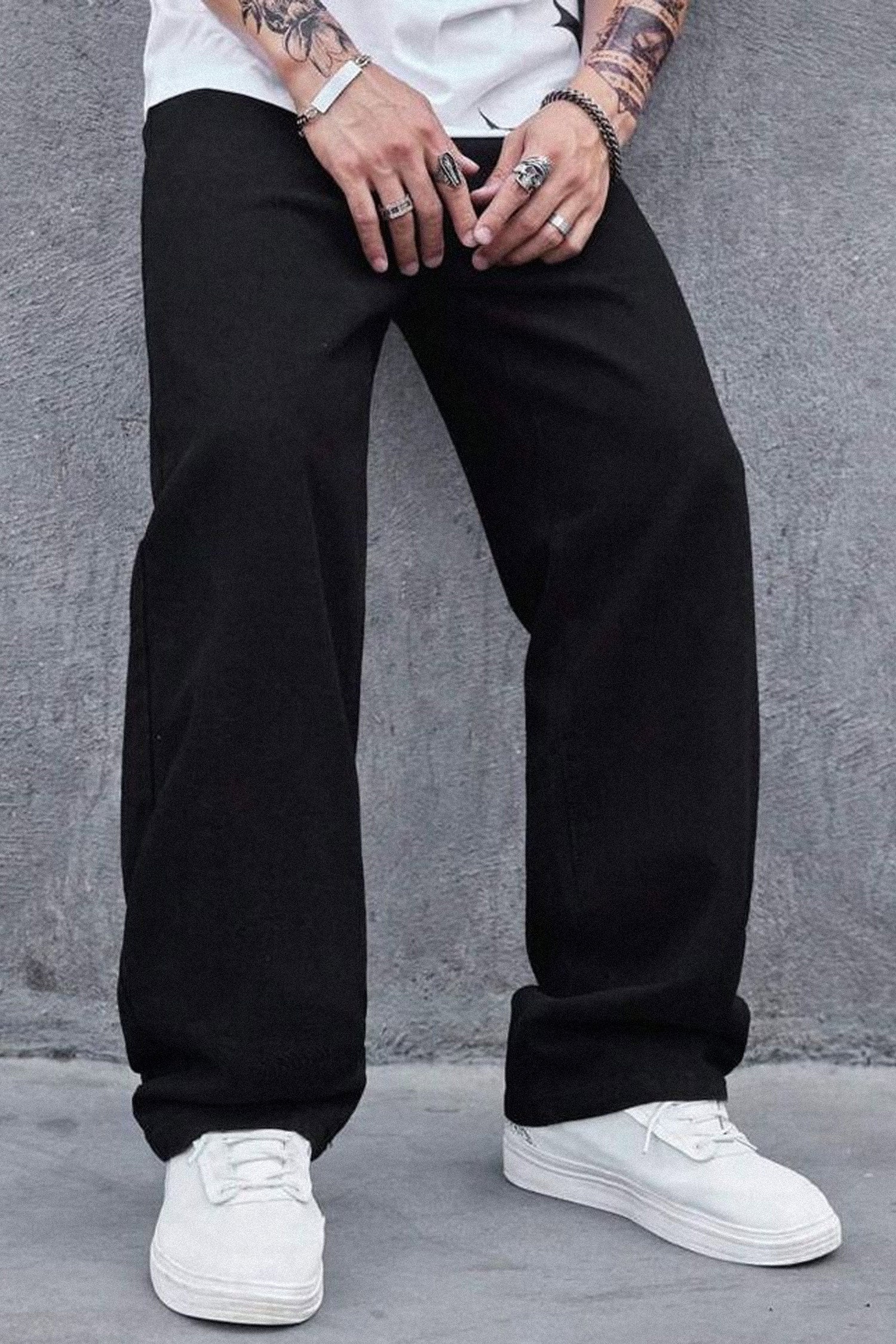 Turbo Solid Shaped Denim Baggy Jeans In Black - Image 2