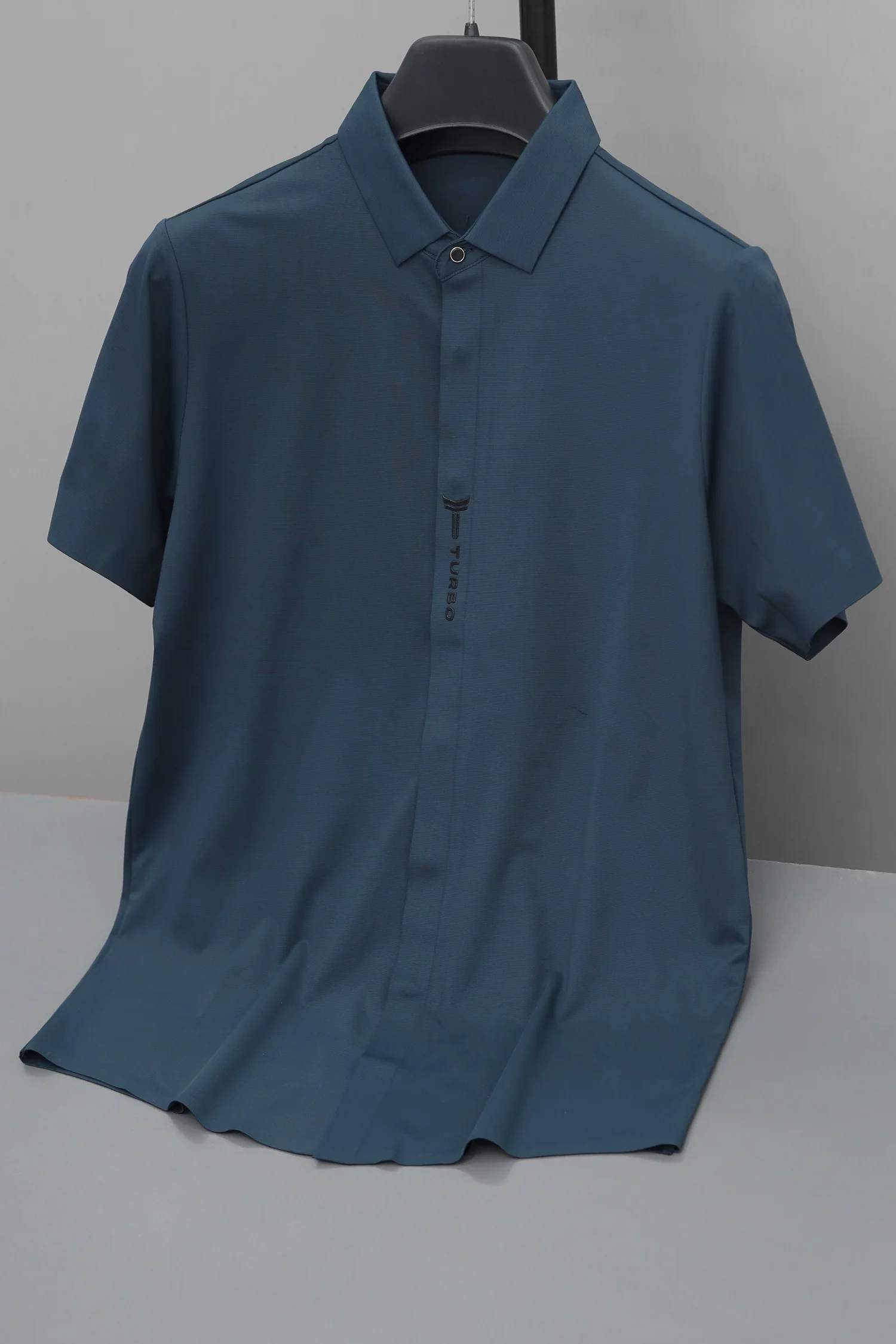 Turbo Seamless Smooth Silk Casual Shirt In Dark Navy - Image 2