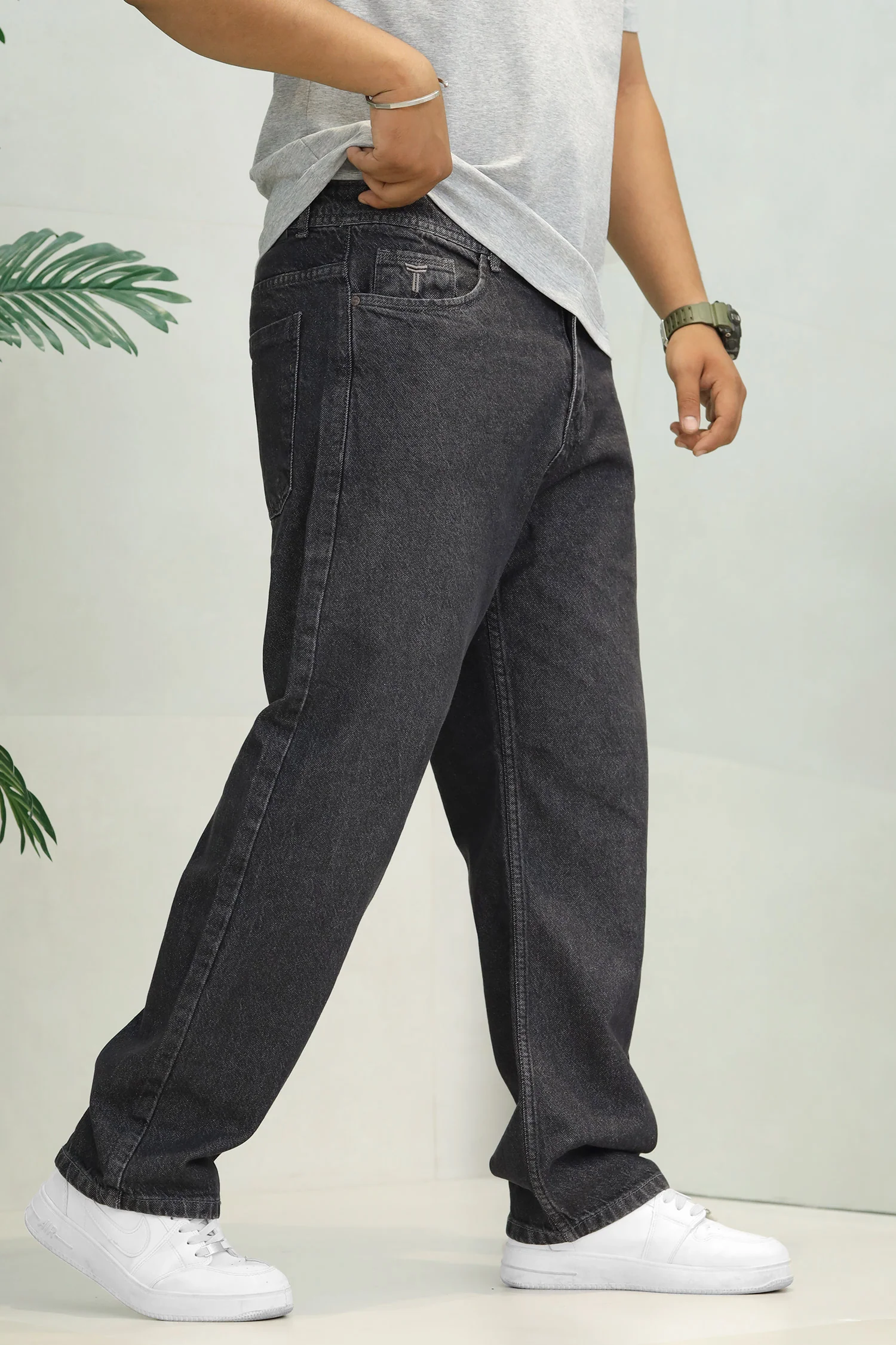 Turbo Relaxed Straight Fit Denim Baggy Jeans In Charcoal
