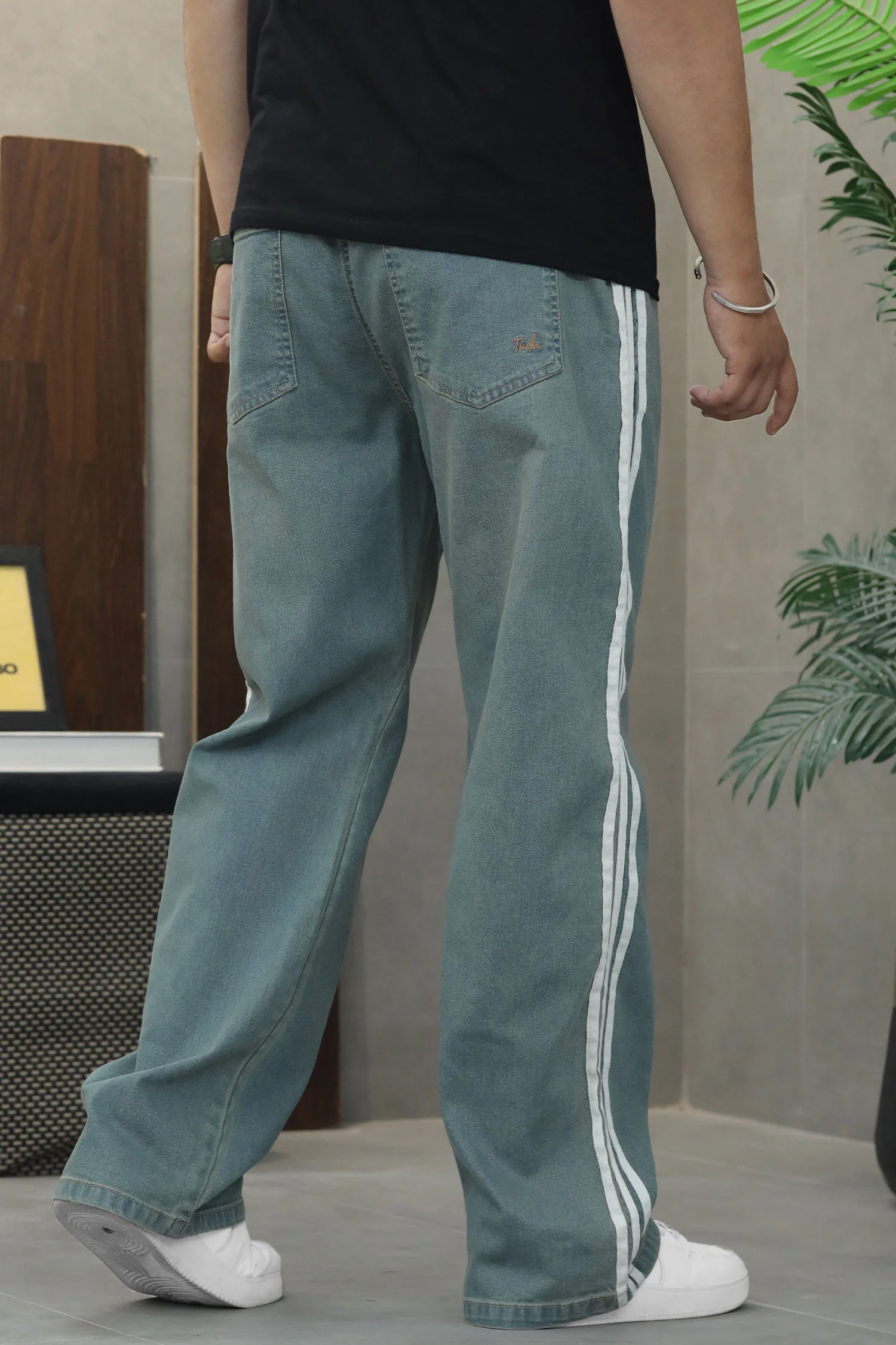 Turbo Crew line Stripe Denim Baggy Jeans - Image 10