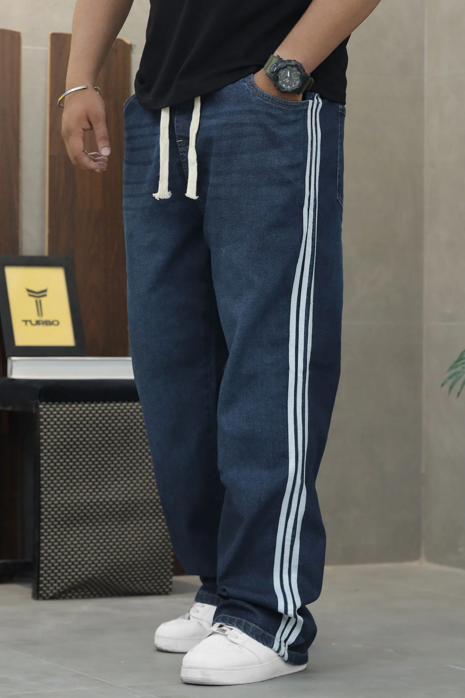 Turbo Crew line Stripe Denim Baggy Jeans - Image 4