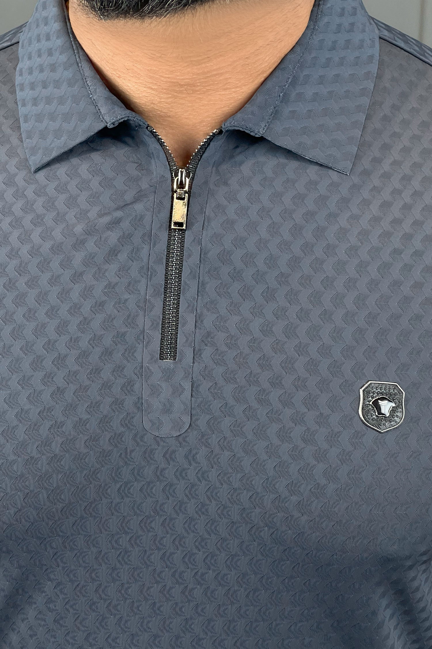 Turbo Tri-Angle Pattern Zip-Collar Men's Polo Shirt - Image 9